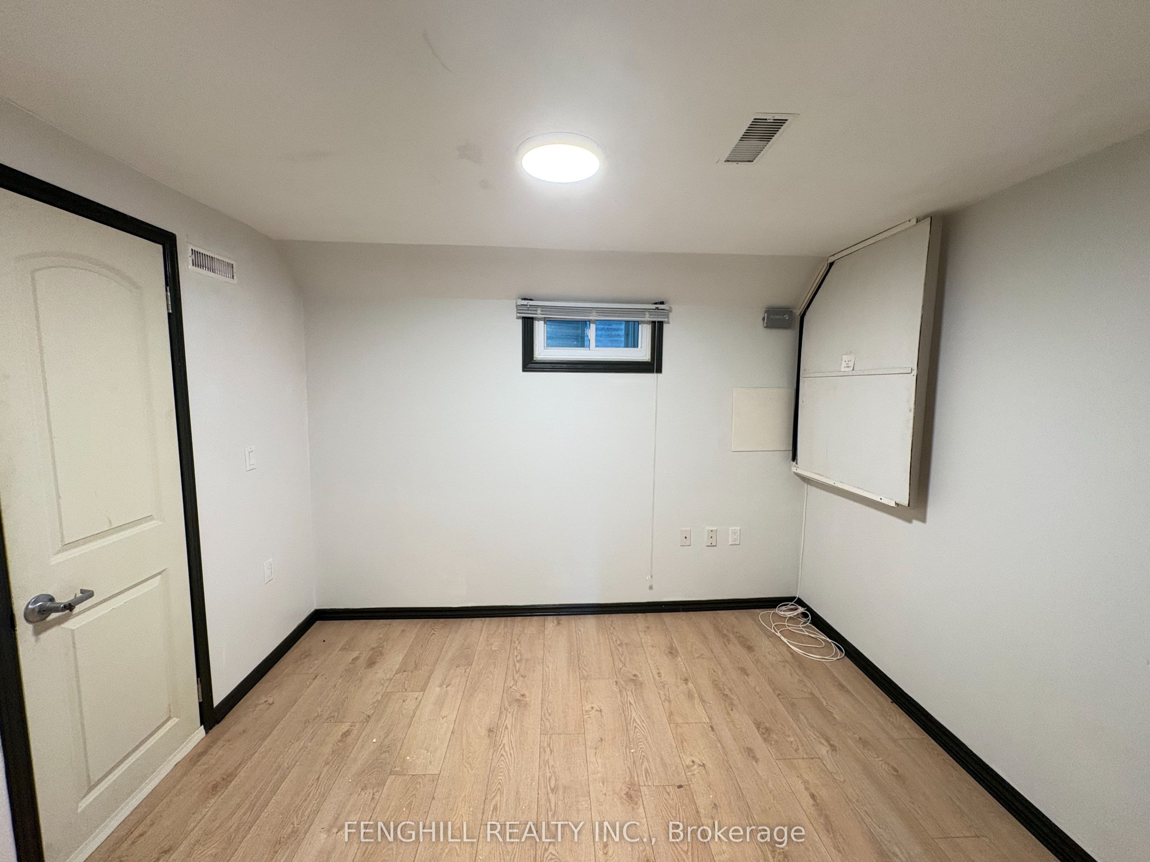 270 Clinton (BSMT) Street, Toronto, ON M6G 2Y6