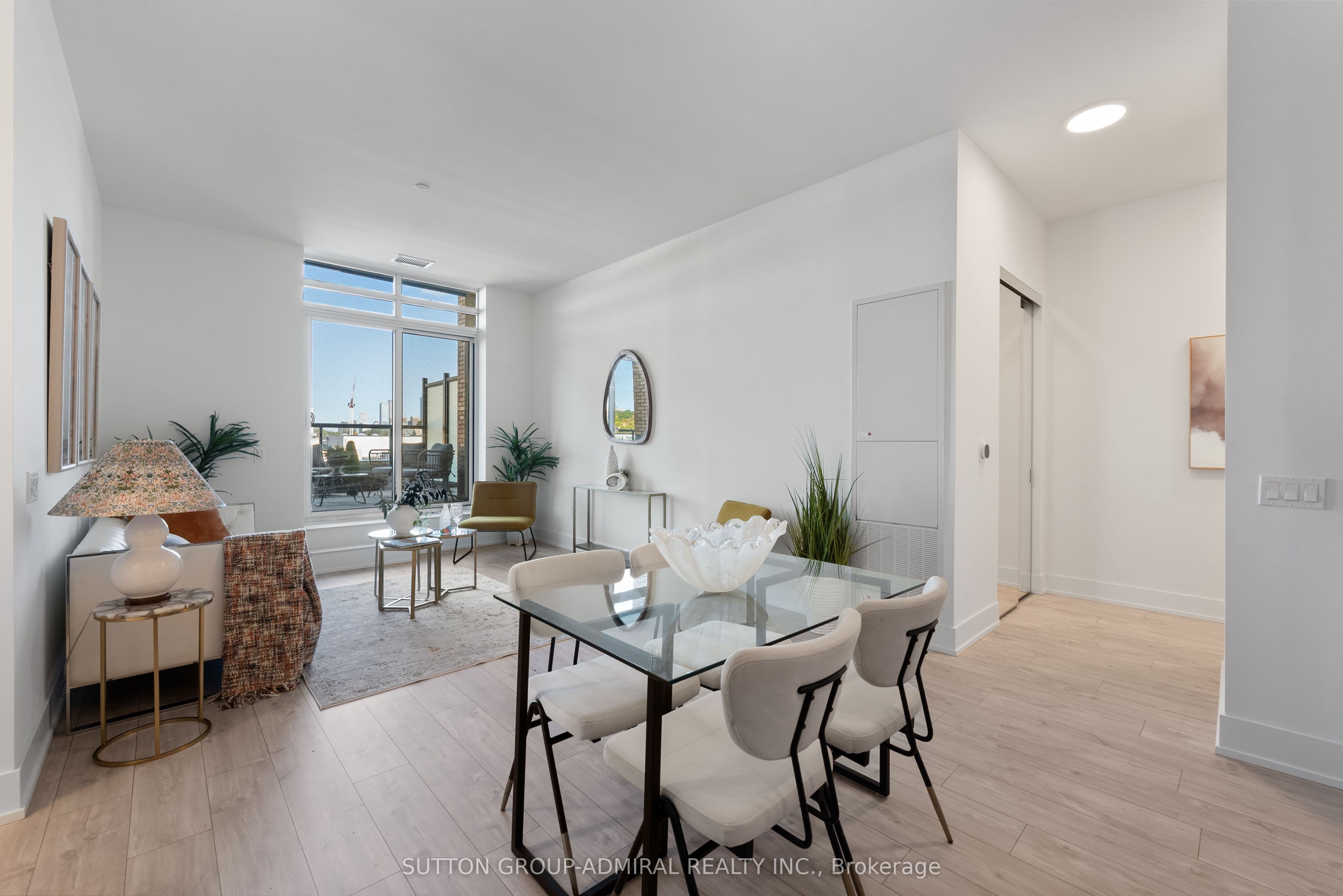 858 Dupont Street 224, Toronto, ON M6G 0C1