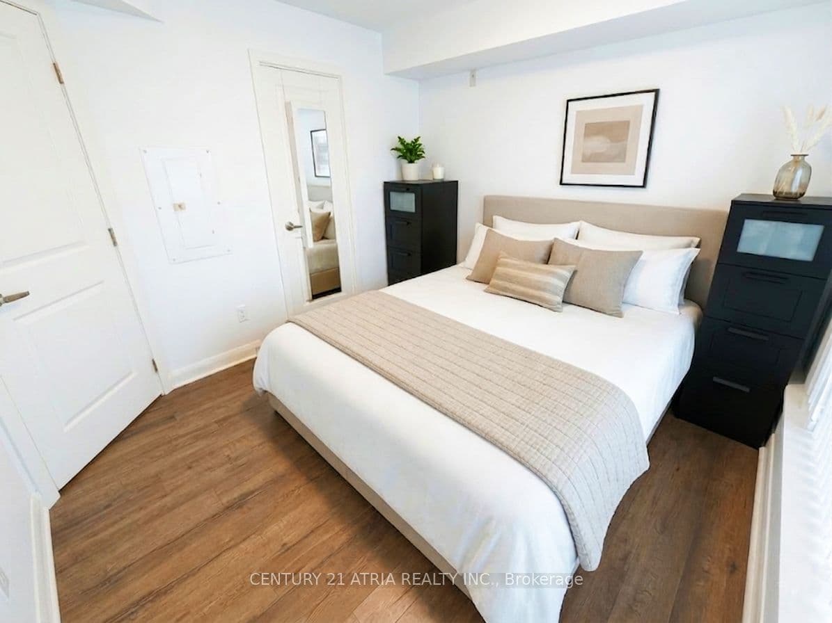75 Norman Bethune Avenue 310, Richmond Hill, ON L4B 0B6