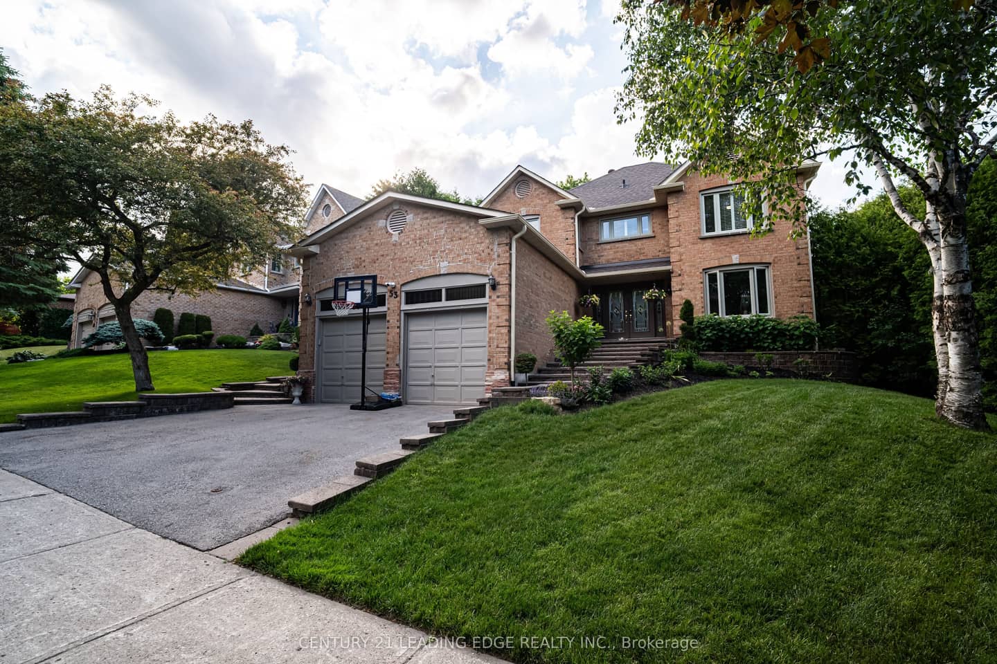 53 McClenny Drive, Aurora, ON L4G 5P5