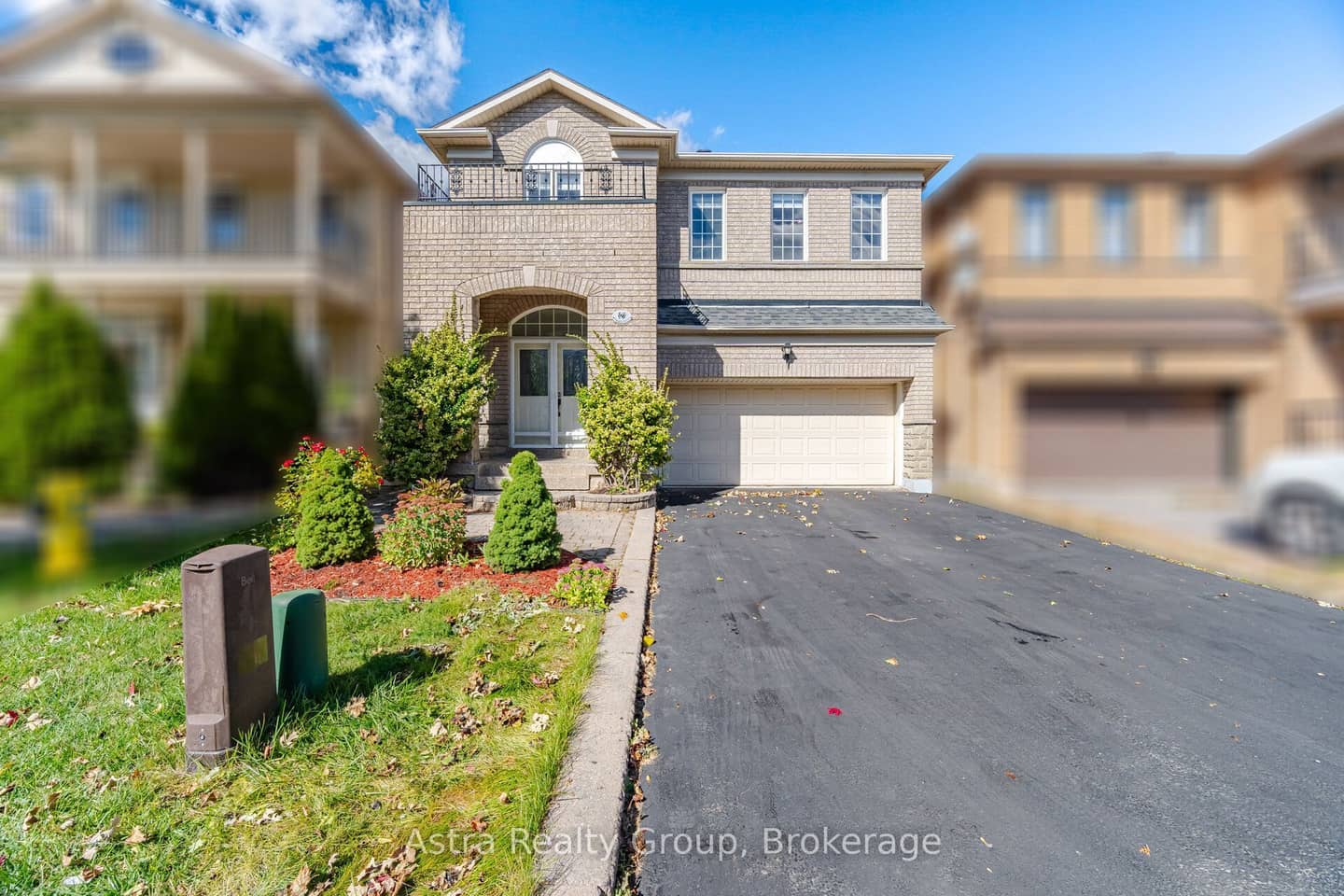14 Daiseyfield Crescent, Vaughan, ON L4H 2T9