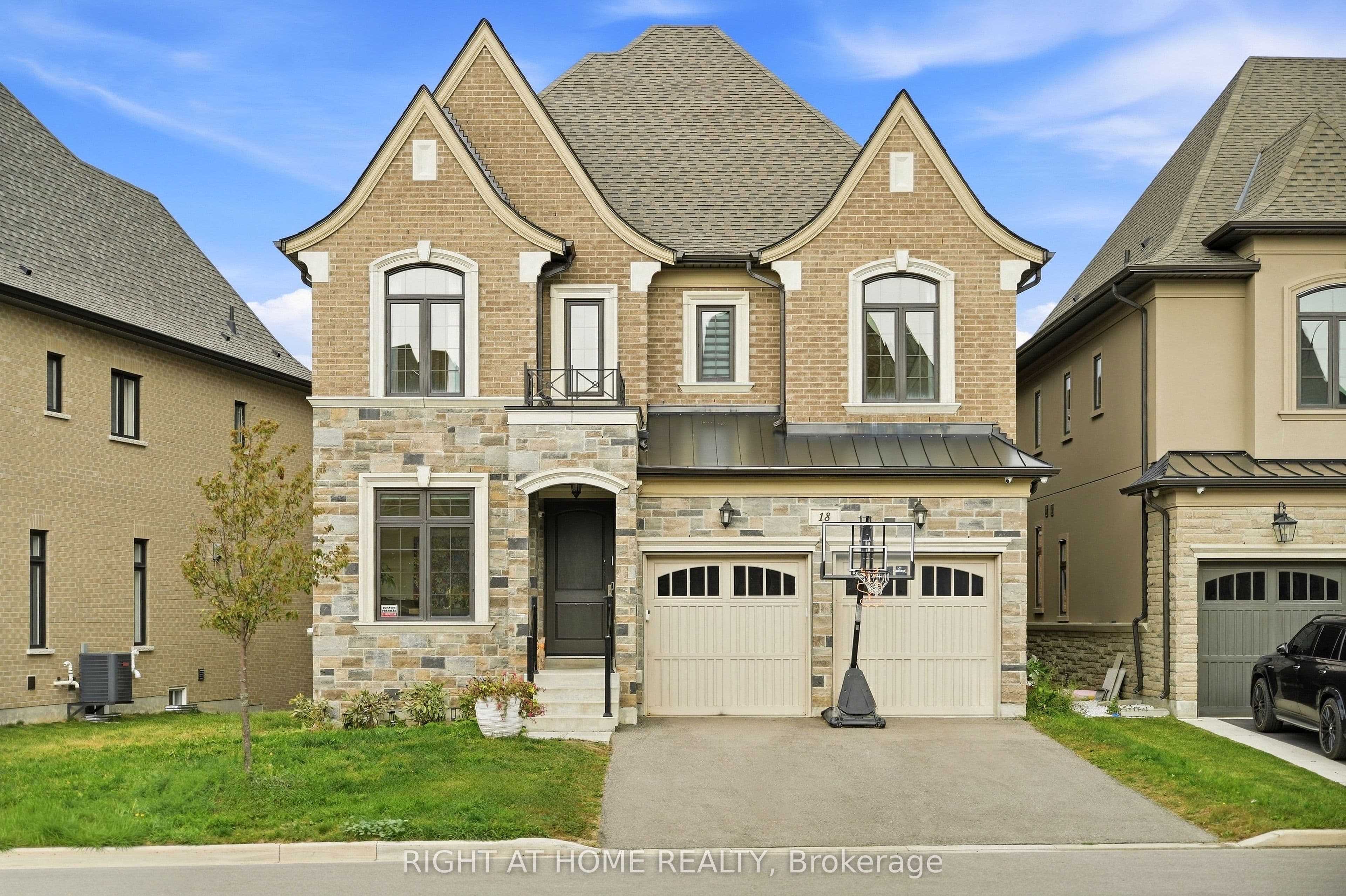 18 Casavant Court, Vaughan, ON L6A 5A5