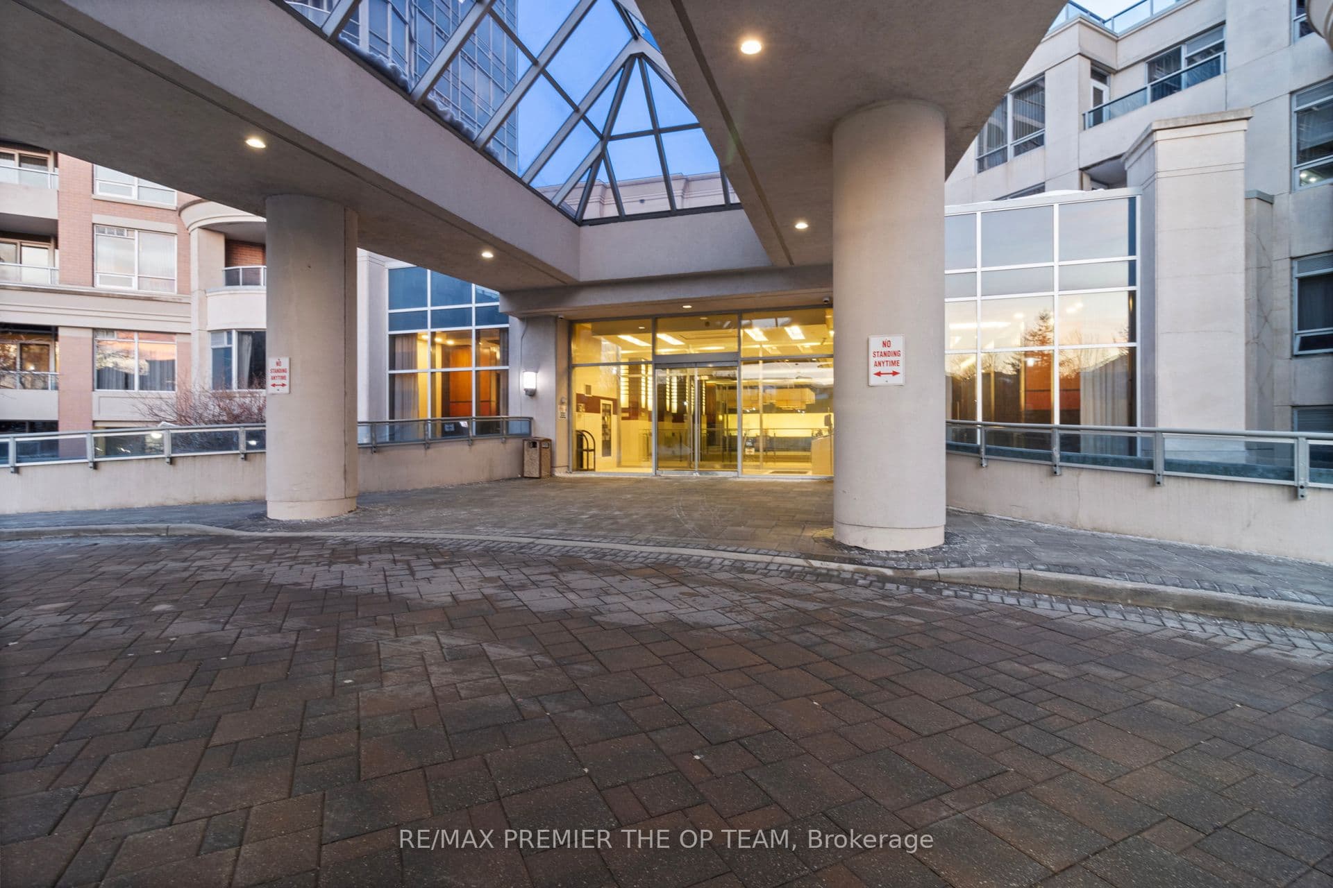 23 Cox Boulevard 1077, Markham, ON L3R 7Z9