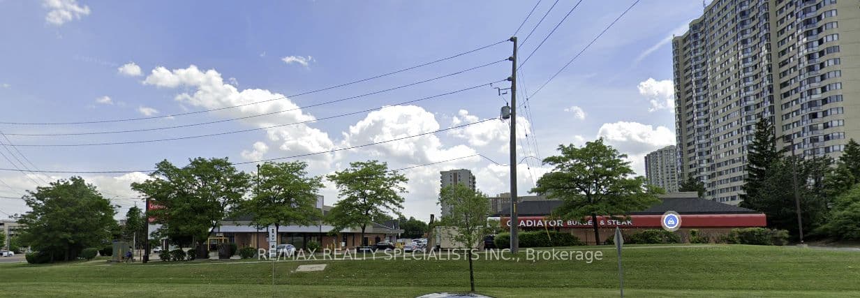 16 Lisa Street, Brampton, ON L6T 5R2