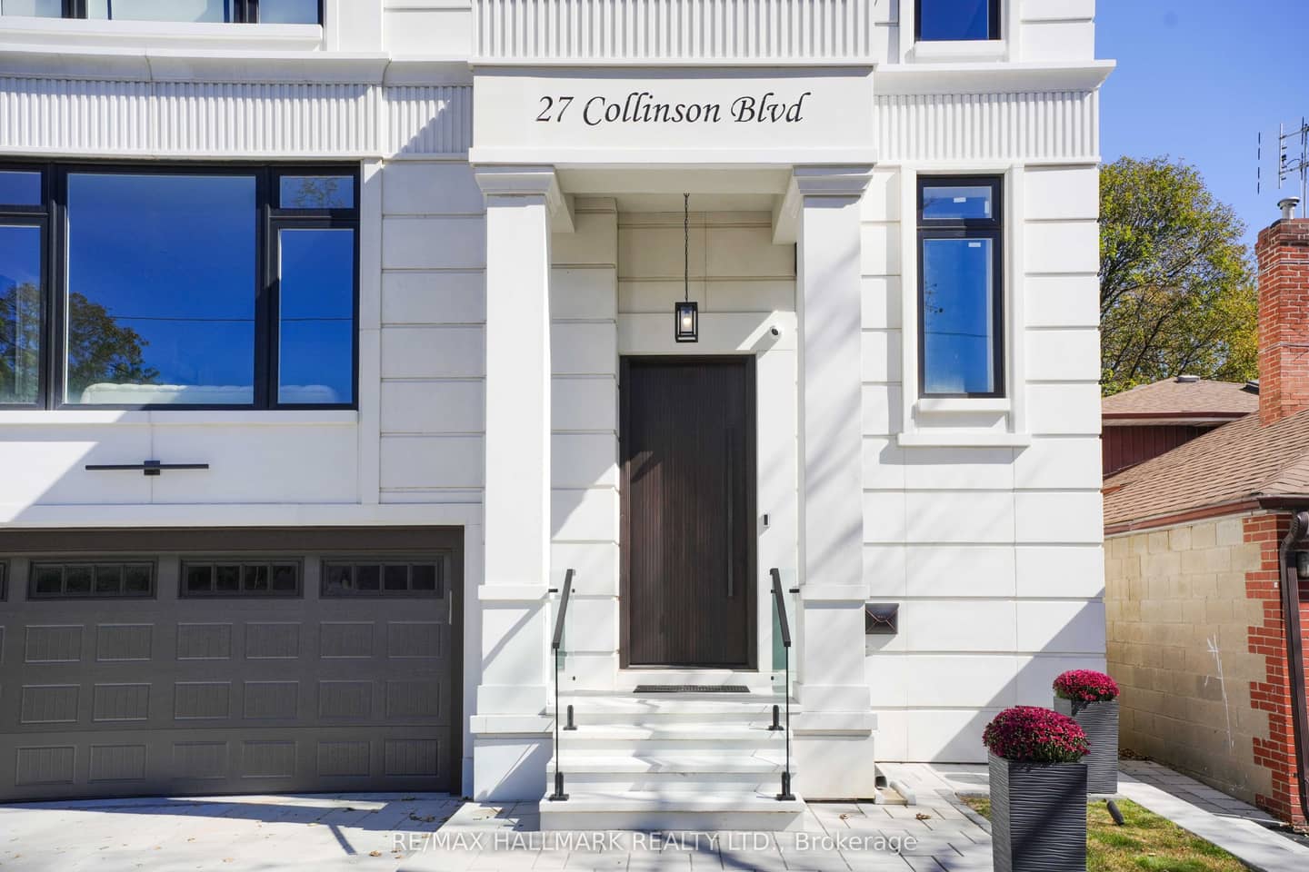 27 Collinson Boulevard, Toronto, ON M3H 3C1