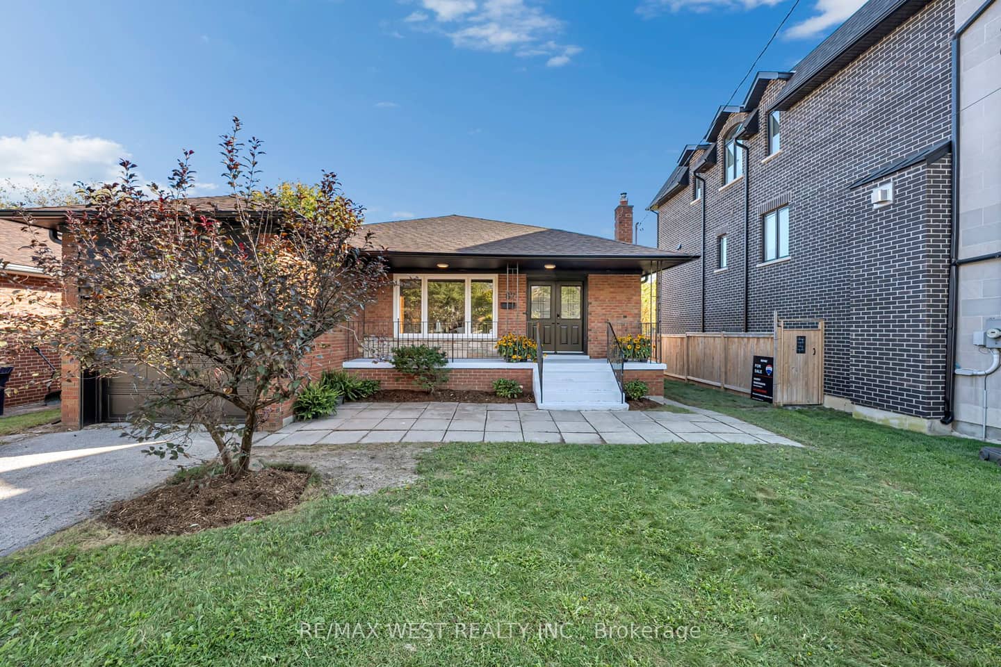 67 Burncrest Drive, Toronto, ON M5M 2Z4
