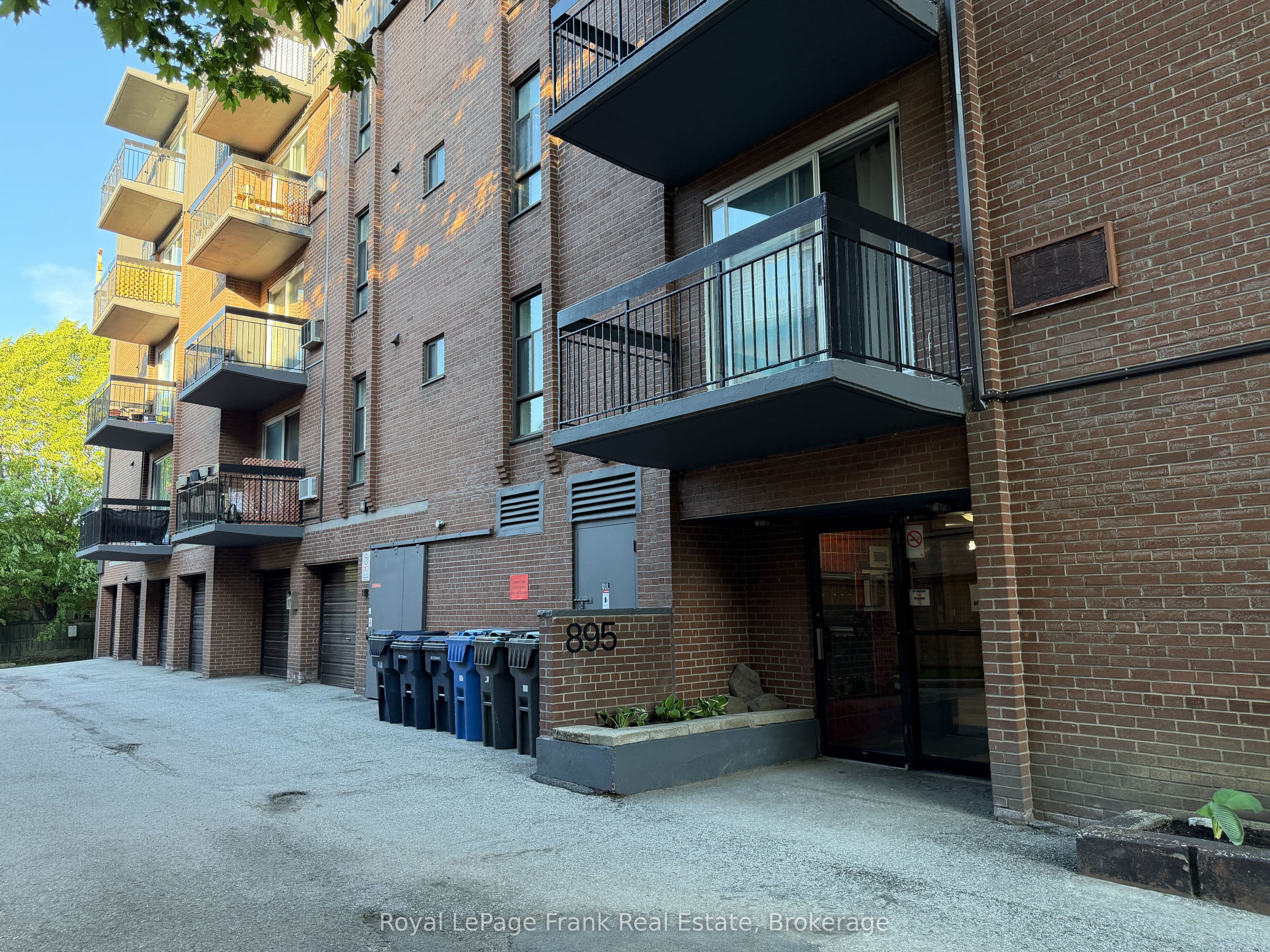 895 Kennedy Road 402, Toronto, ON M1K 2E9