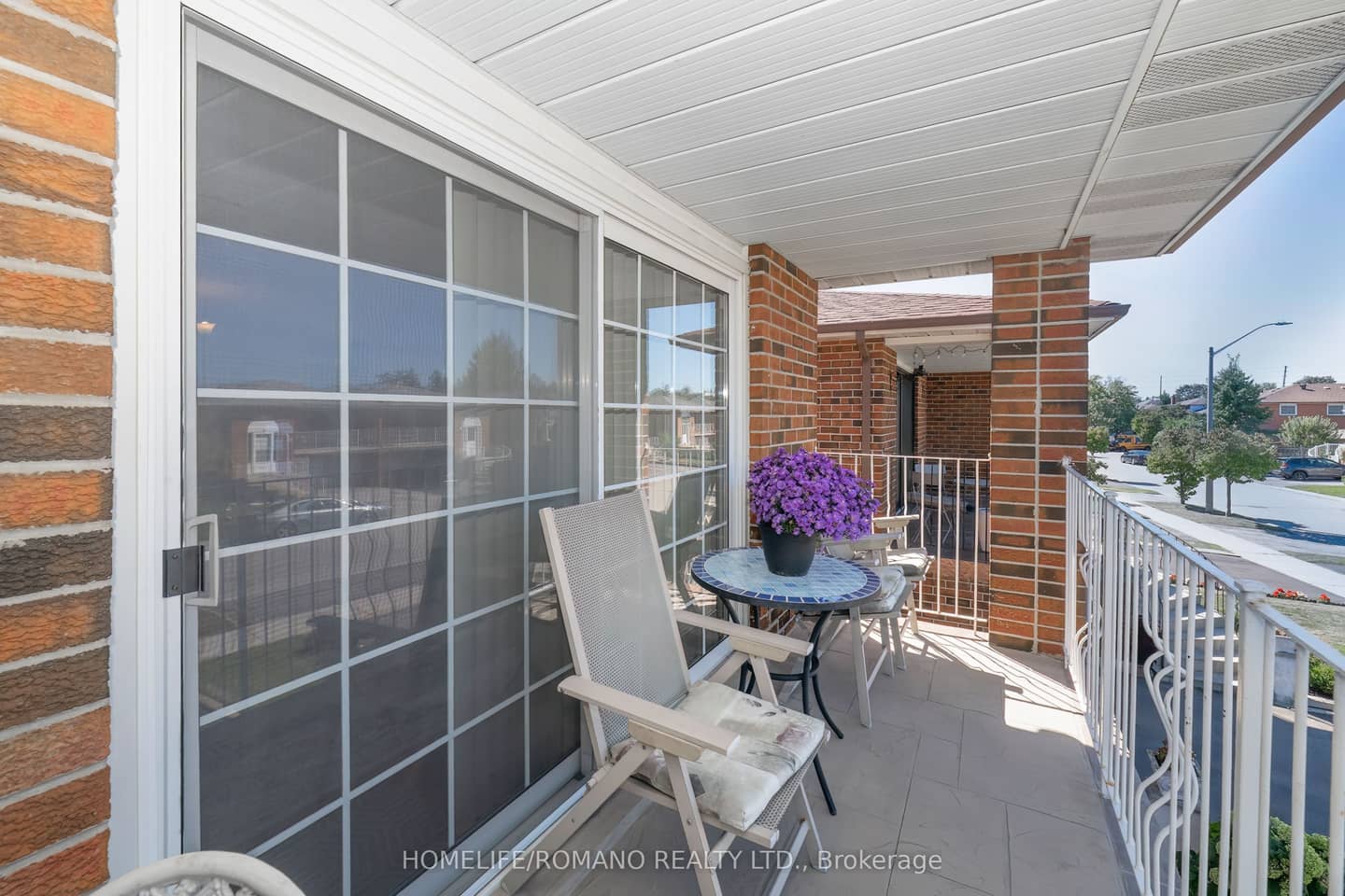915 Lovingston Crescent, Mississauga, ON L4W 3S6