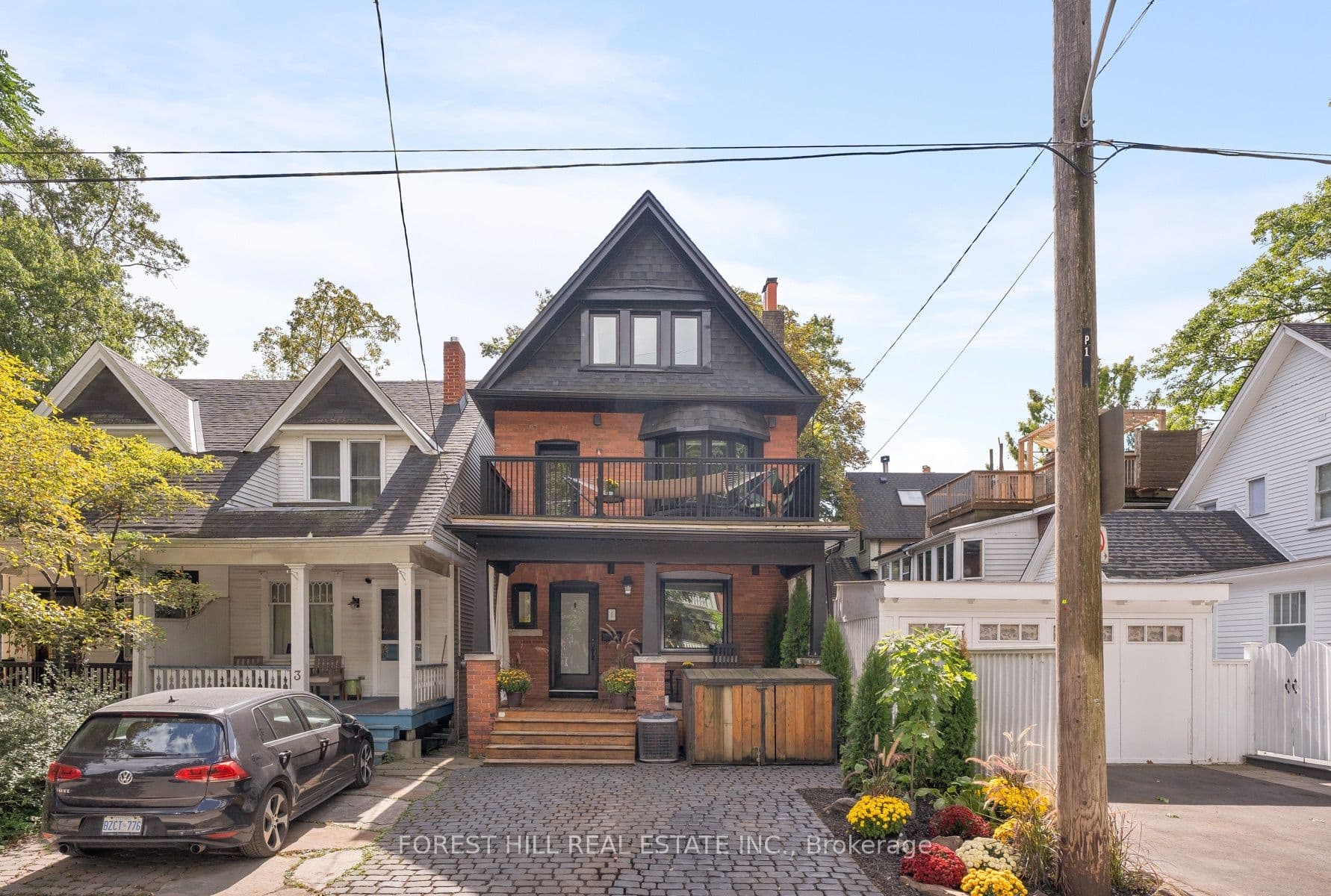 1 Balmy Avenue, Toronto, ON M4E 1C7