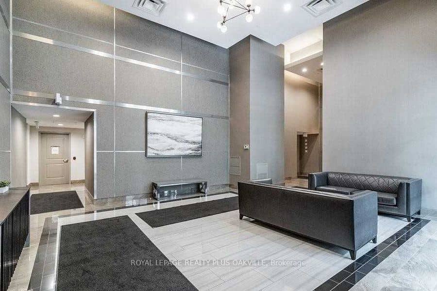 2490 Old Bronte Road 221, Oakville, ON L6M 0Y5