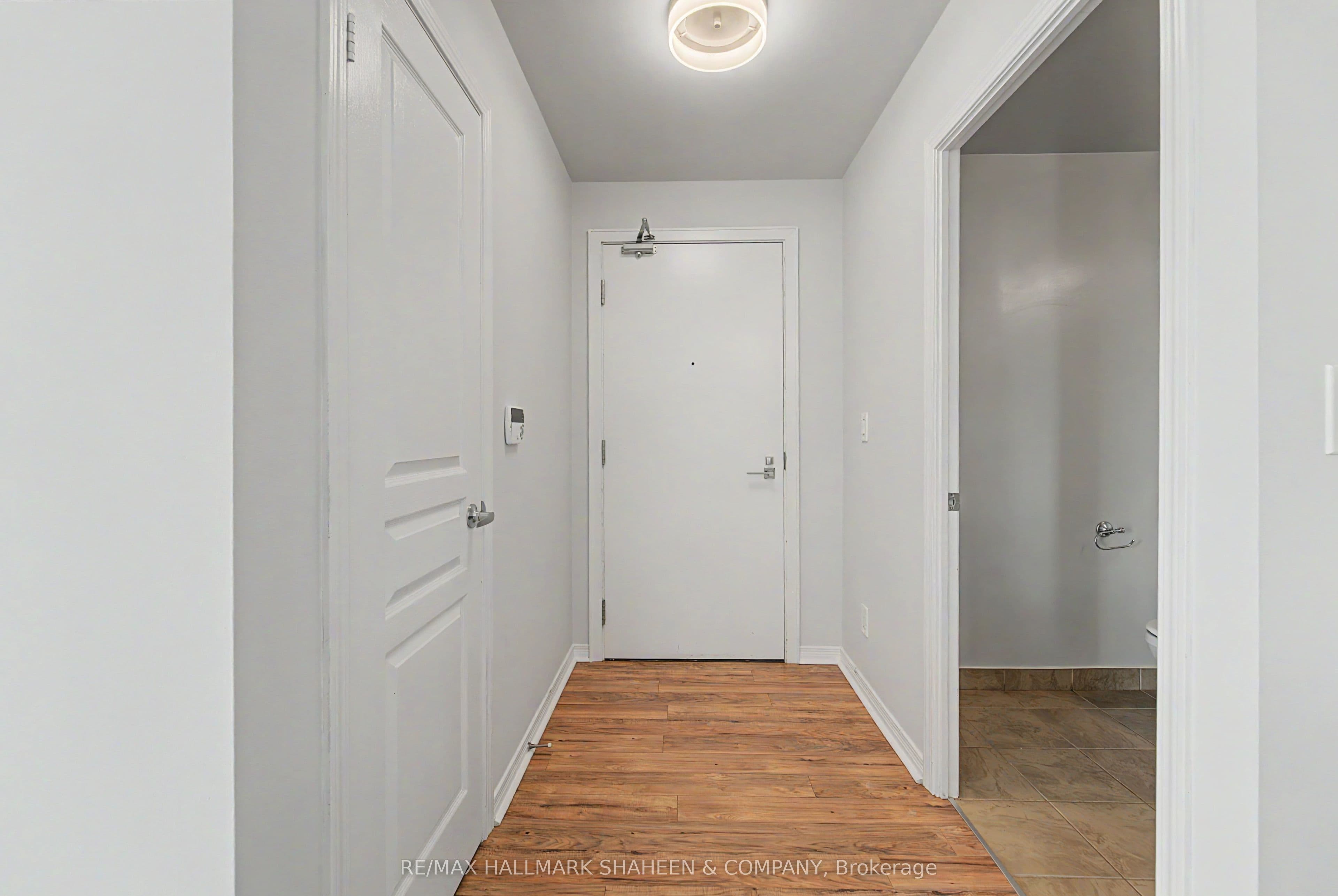 352 Front Street W 1815, Toronto, ON M5V 1B5