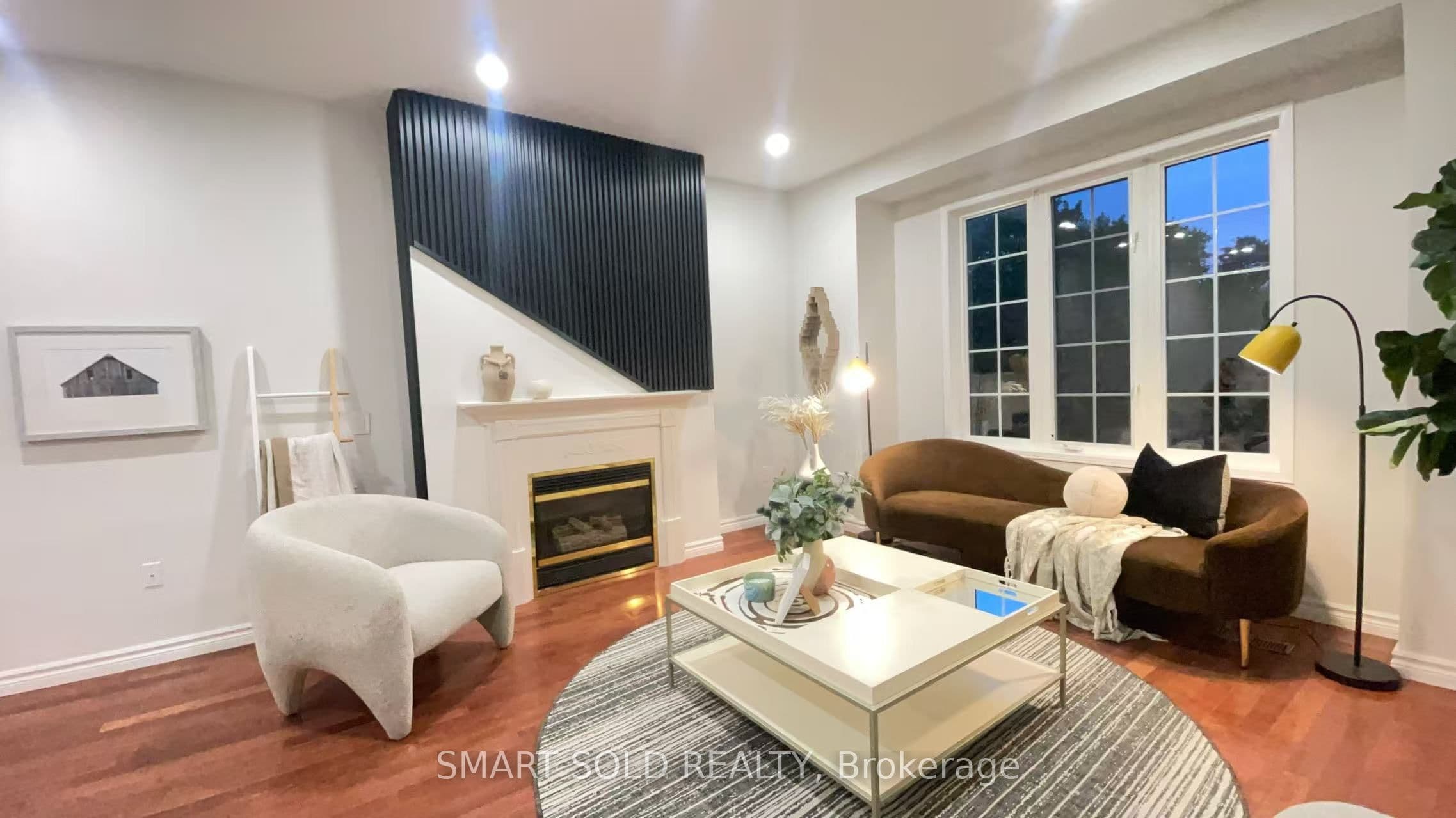 82 Ballymore Drive, Aurora, ON L4G 7E6