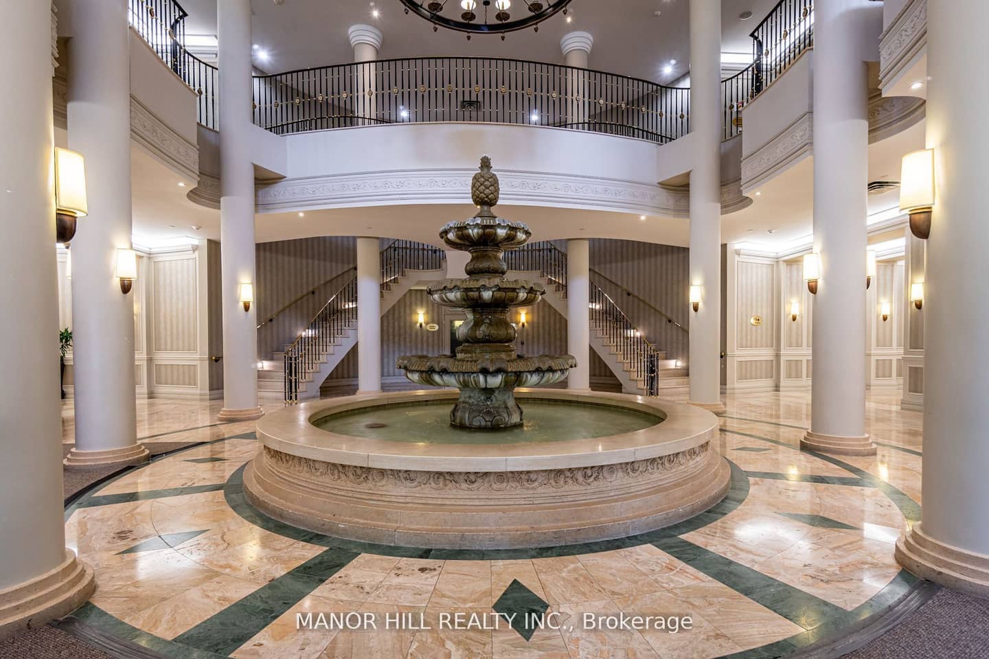 35 Kingsbridge Garden Circle 402, Mississauga, ON L5R 3Z5