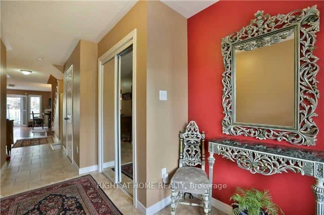 5162 Falconcrest Drive, Burlington, ON L7L 6K6