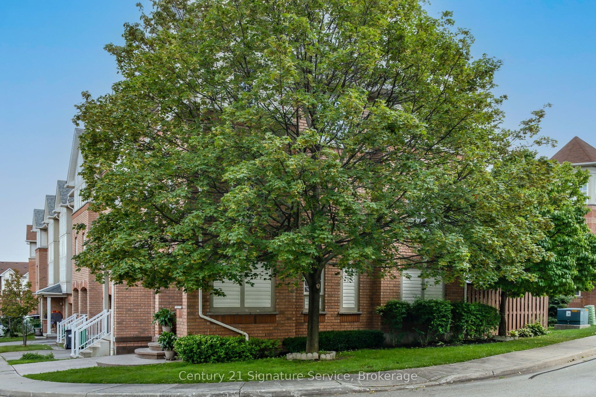 3030 Breakwater Court 308, Mississauga, ON L5B 4P1