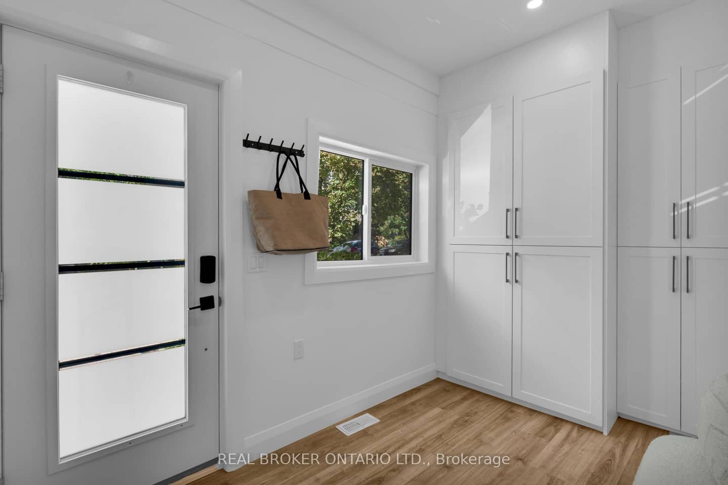 23 Aldridge Avenue, Toronto, ON M4C 3W3