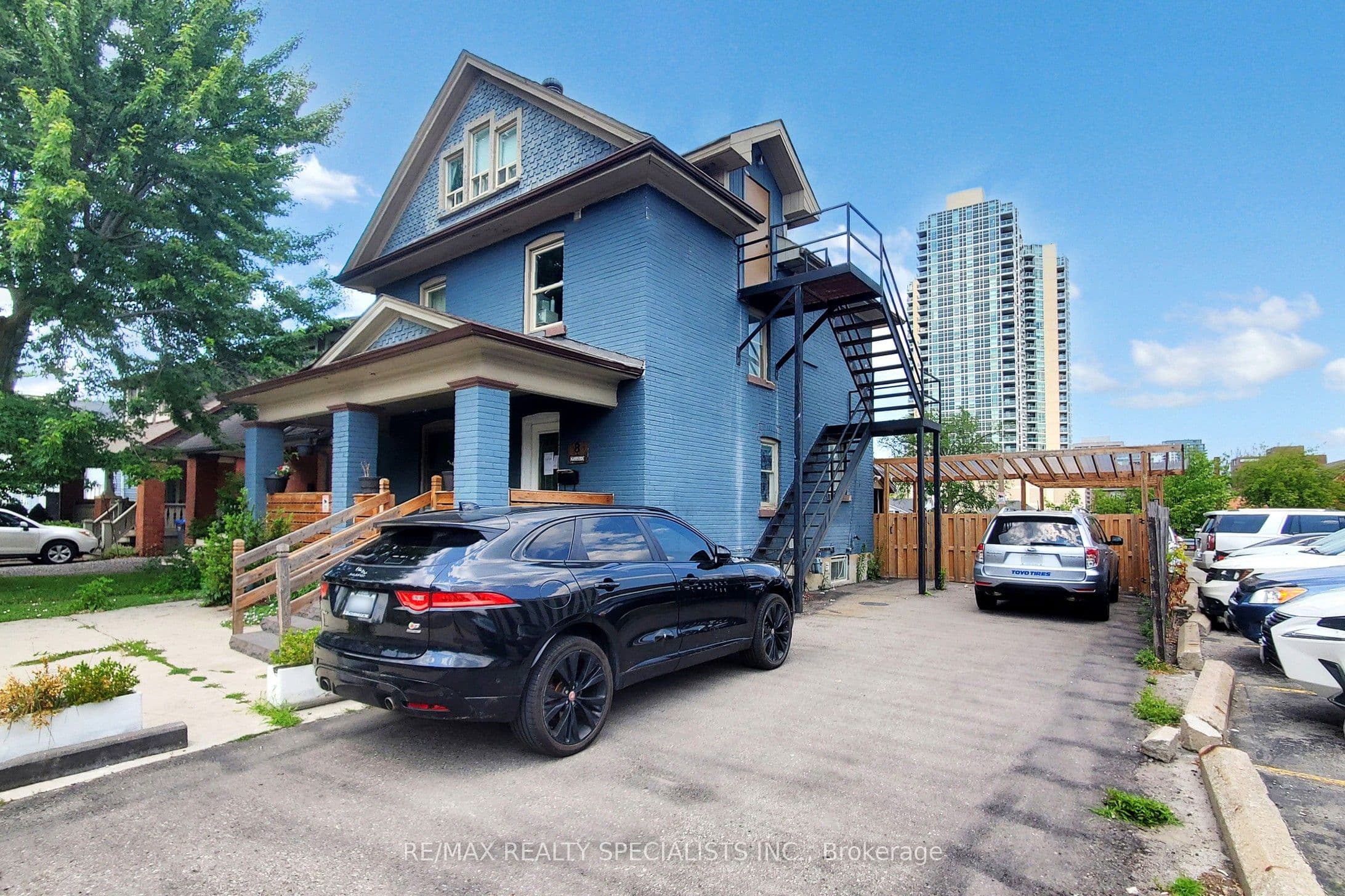 8 Mill Street N, Brampton, ON L6X 1S6