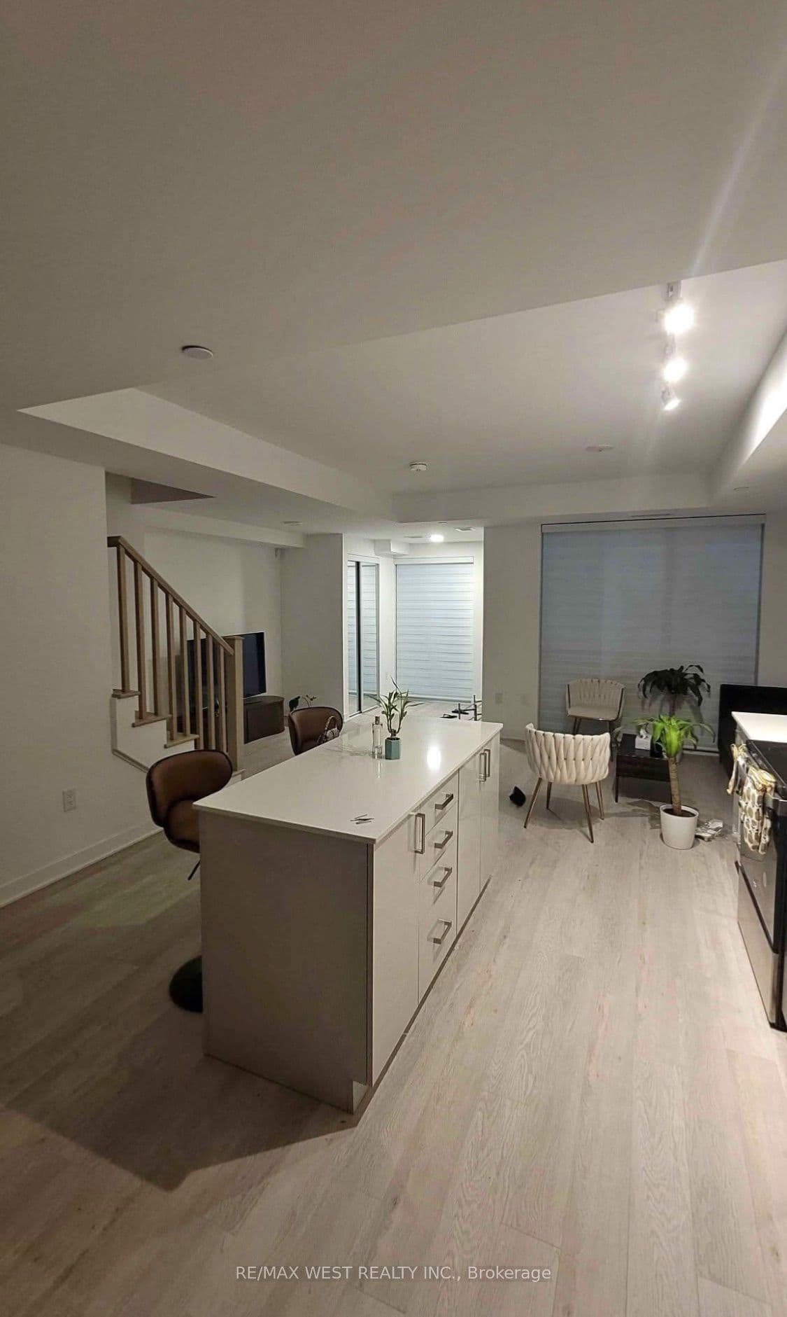 2782 Barton Street E 107, Hamilton, ON L8E 2J8