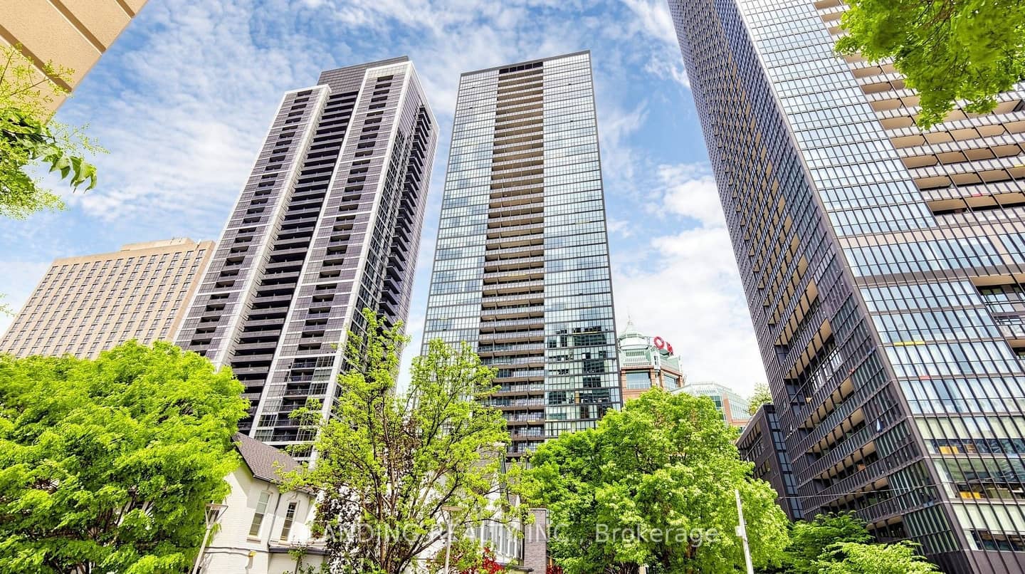 110 Charles Street E 3404, Toronto, ON M4Y 1T5