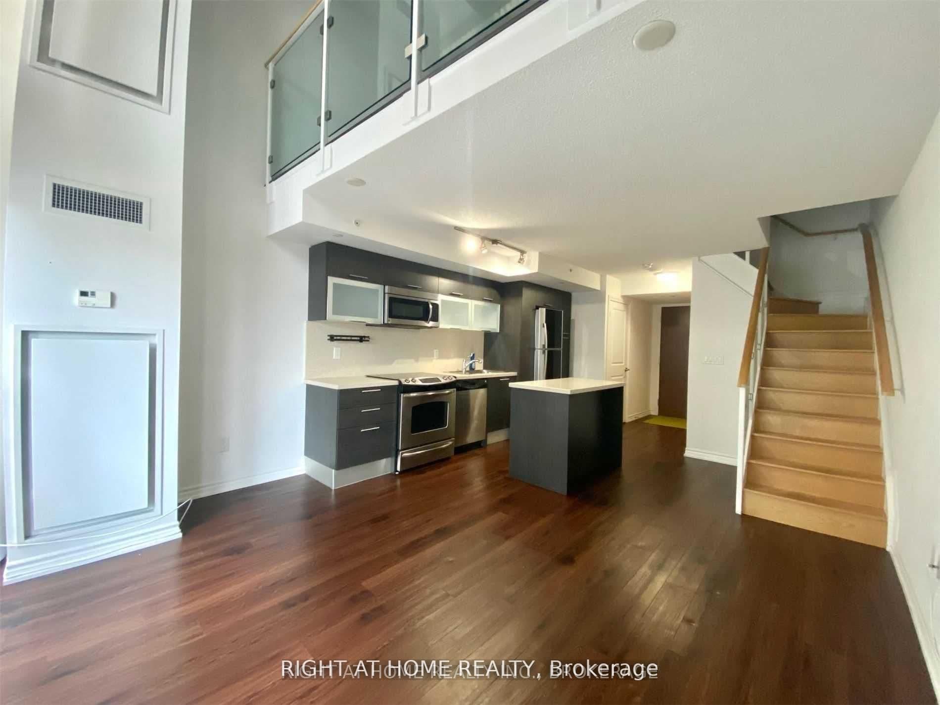 386 Yonge Street 714, Toronto, ON M5B 0A5