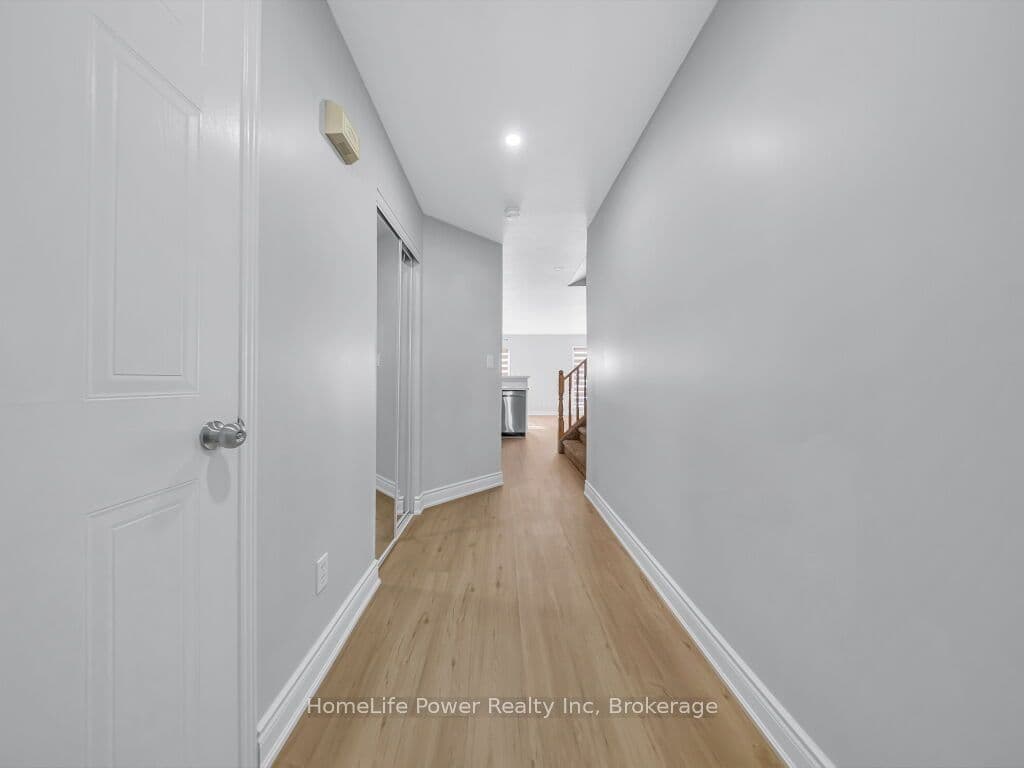 39 Reistview Street, Kitchener, ON N2E 4H3