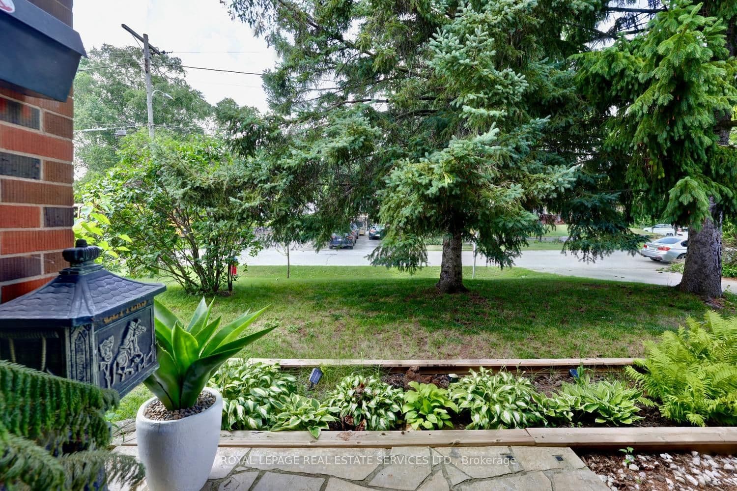 1028 Cedar Avenue, Burlington, ON L7T 2S1