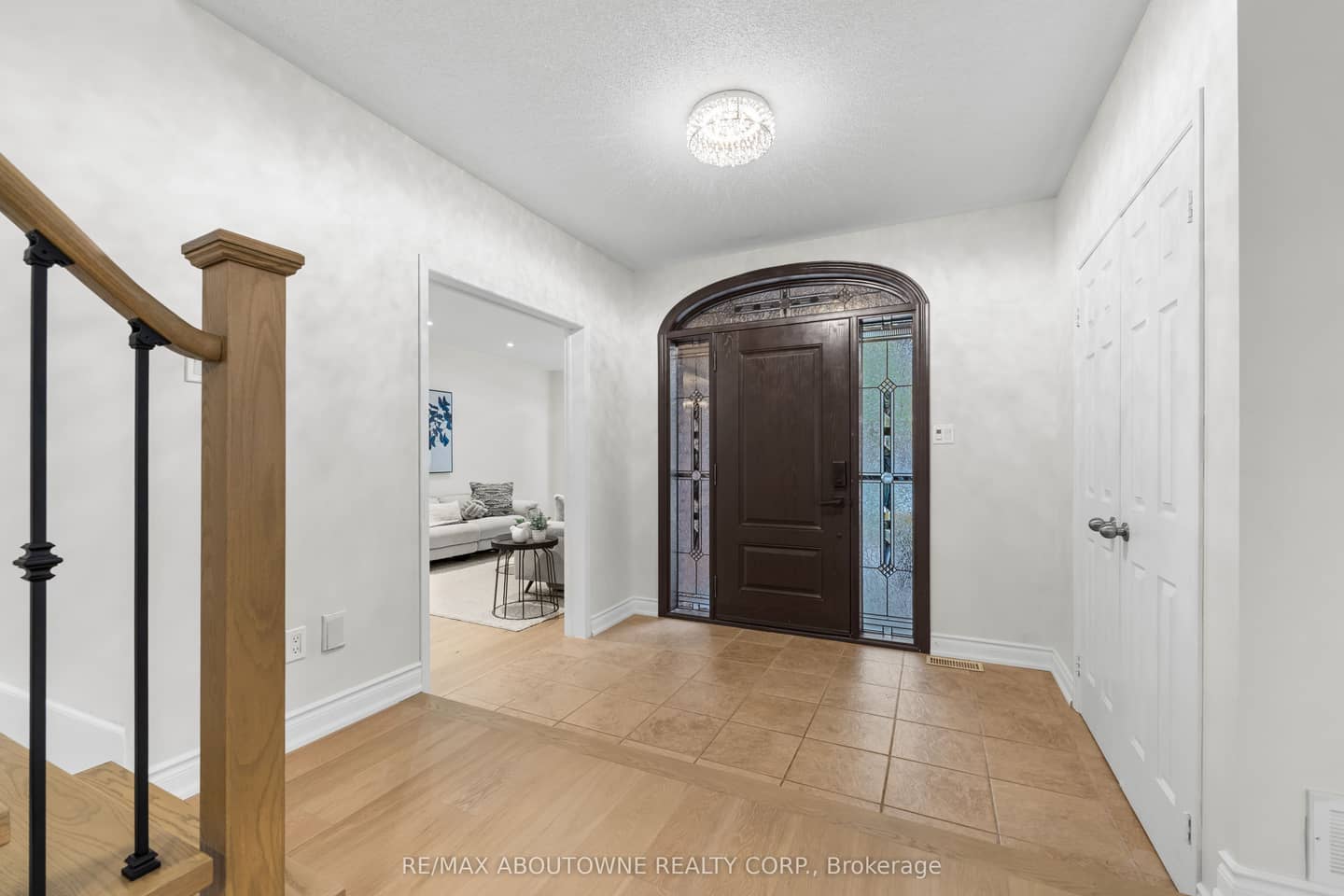 435 March Crescent, Oakville, ON L6H 5X7