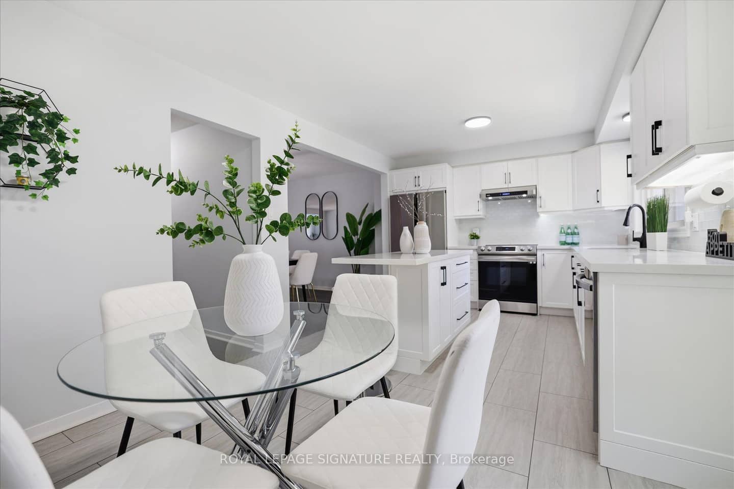 22 Snapdragon Drive, Toronto, ON M2J 4X6