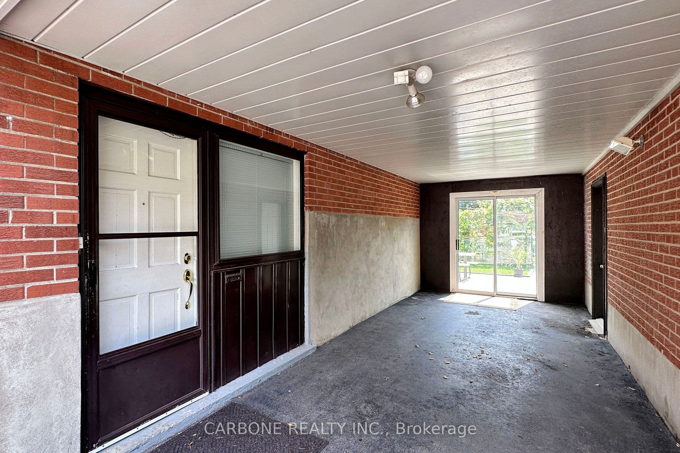 105 Hallsport Crescent, Toronto, ON M3M 2K5