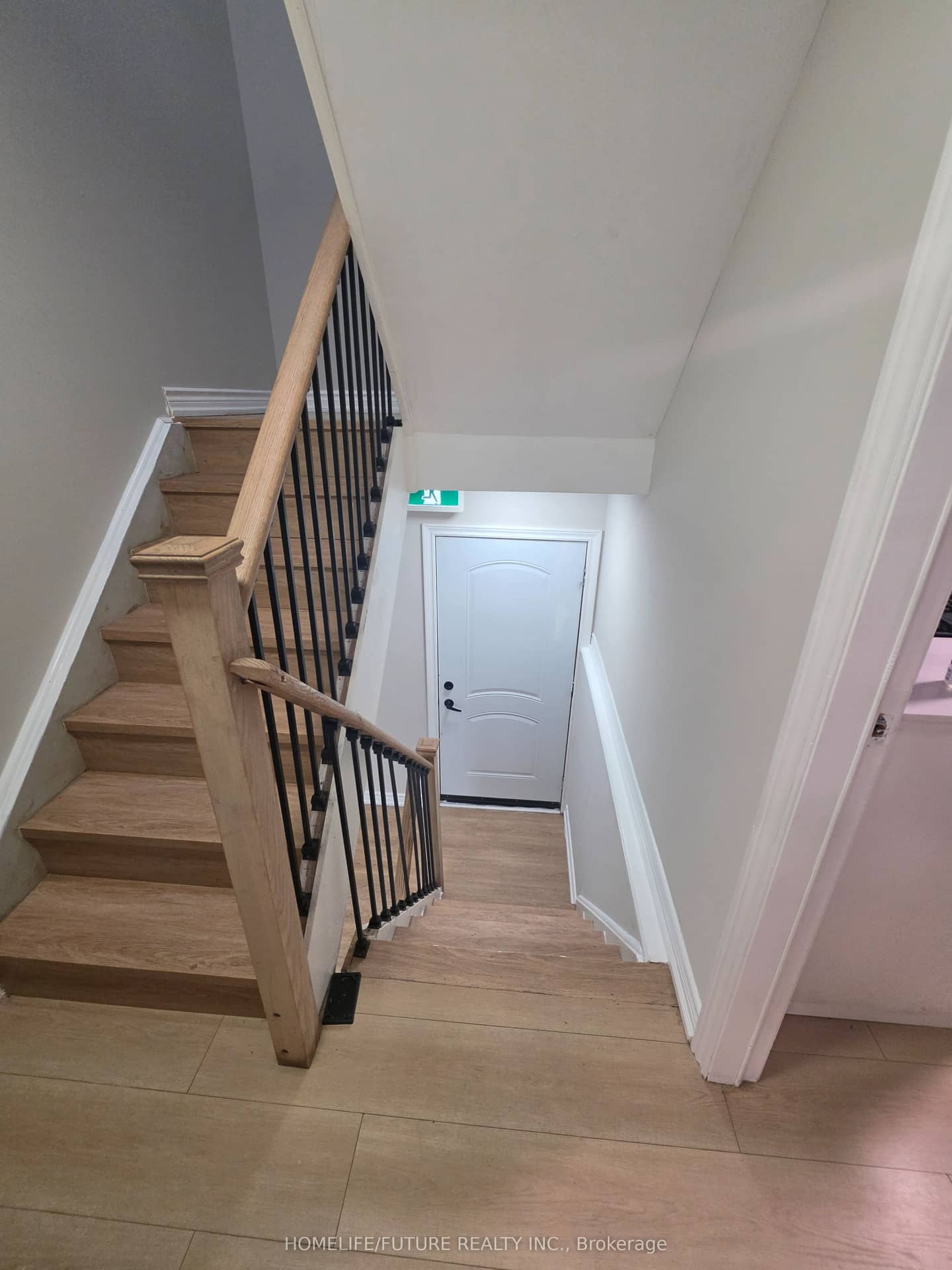 2983 Lawrence Avenue E, Toronto, ON M1P 2V6