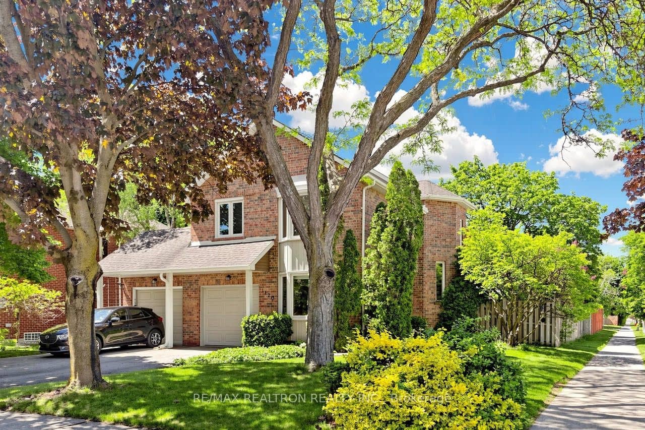 1120 Potters Wheel Crescent, Oakville, ON L6M 1J2