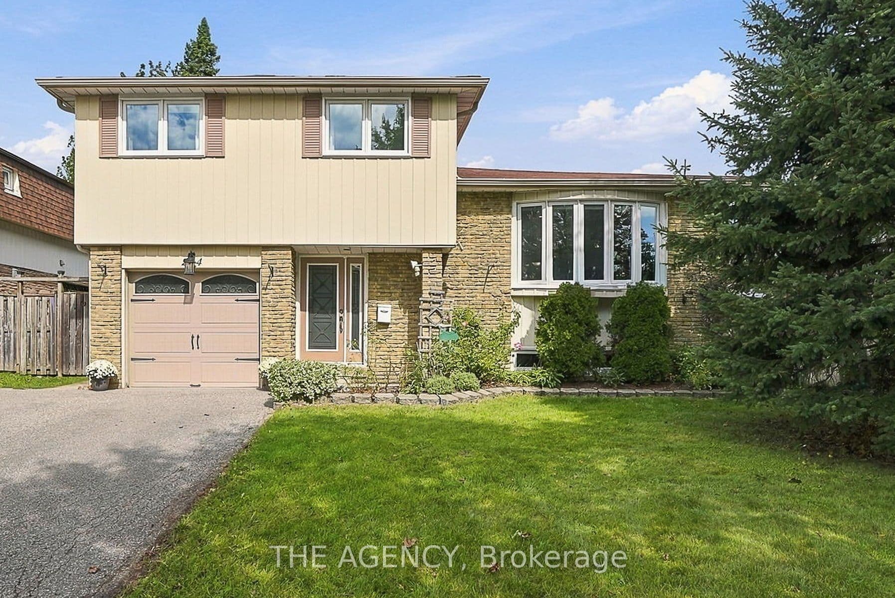 24 Jefferson Road, Brampton, ON L6S 2G8