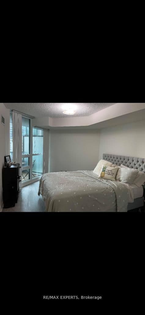 25 Lower Simcoe Street 728, Toronto, ON M5J 3A1
