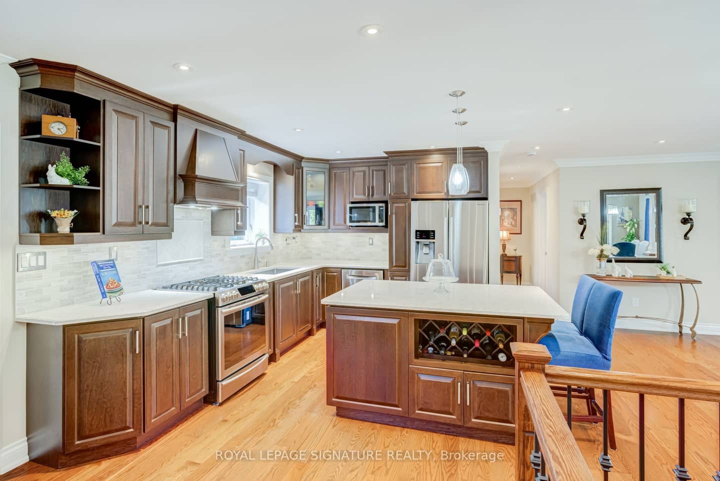 2544 Sharon Crescent, Mississauga, ON L5C 1Y8