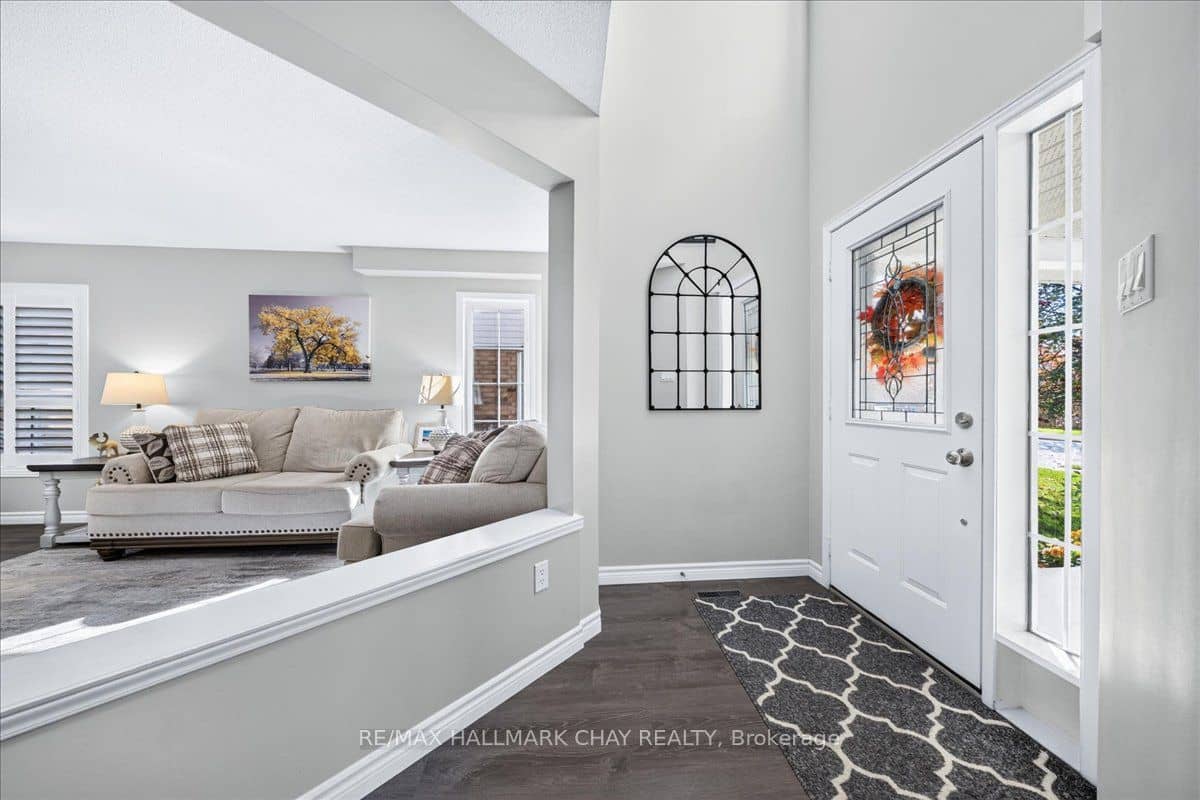 37 Joliette Place, Georgina, ON L4P 3Y9