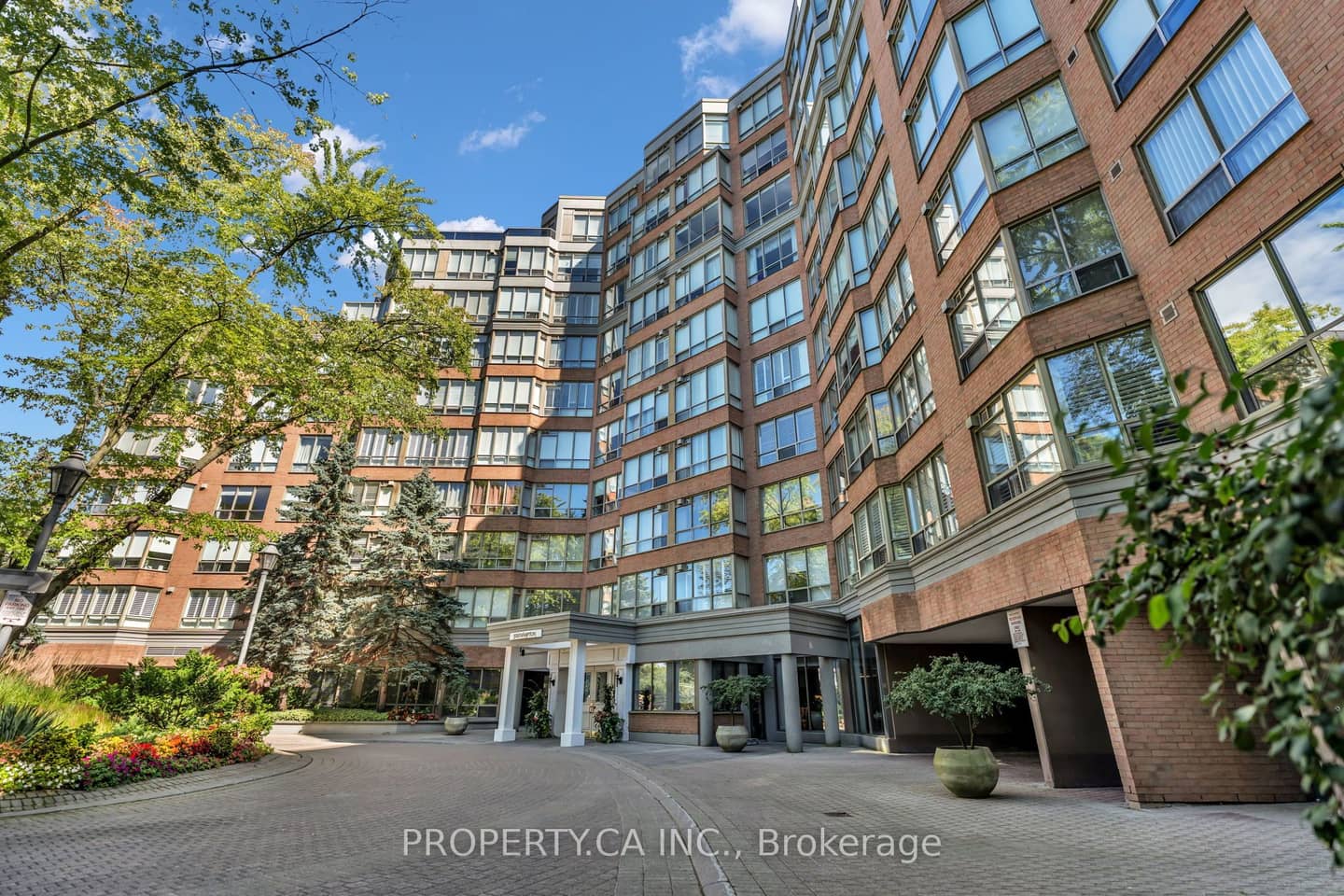 1 Ripley Avenue 517, Toronto, ON M6S 4Z6