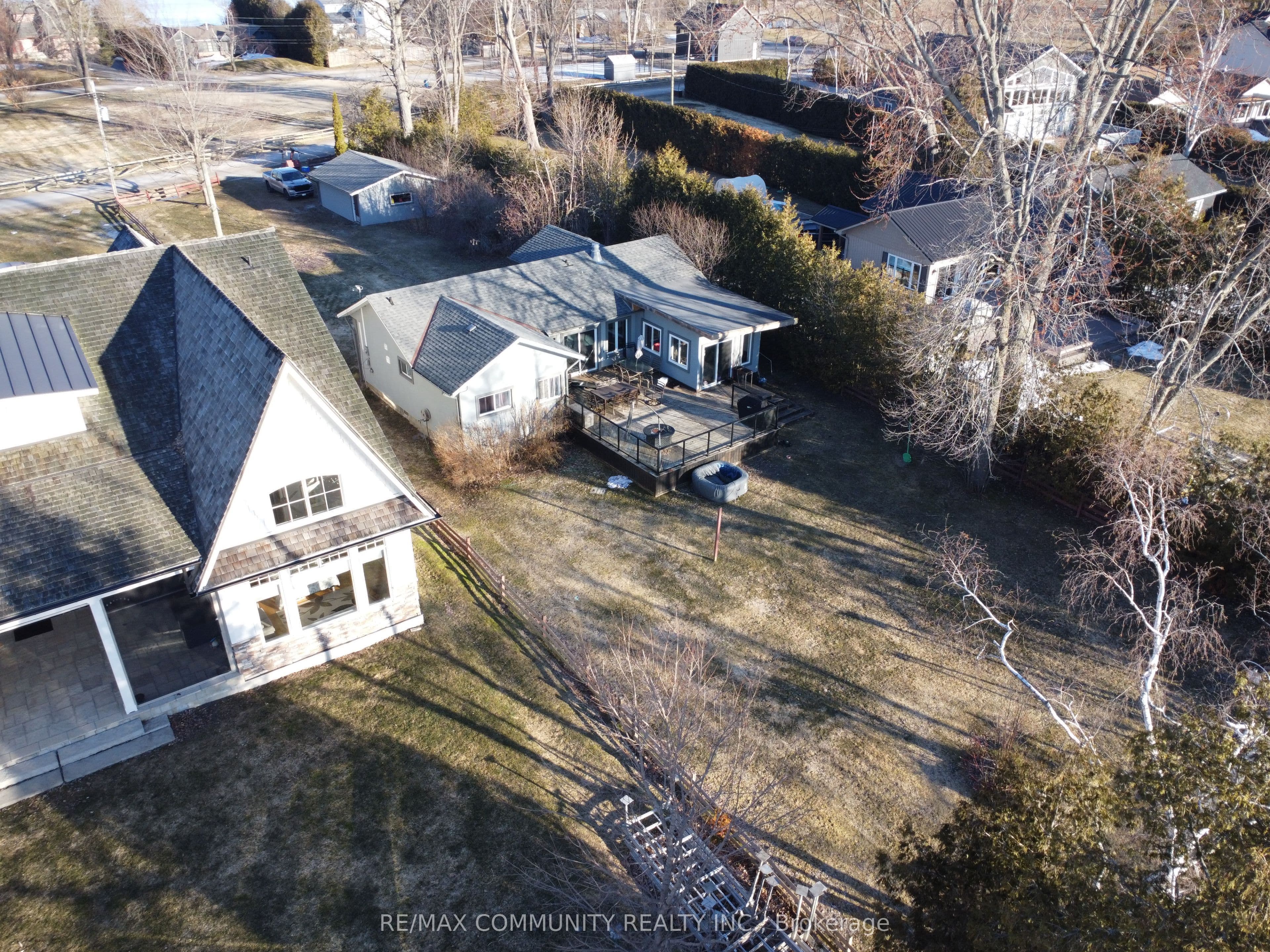 579 Duclos Point Road, Georgina, ON L0E 1N0