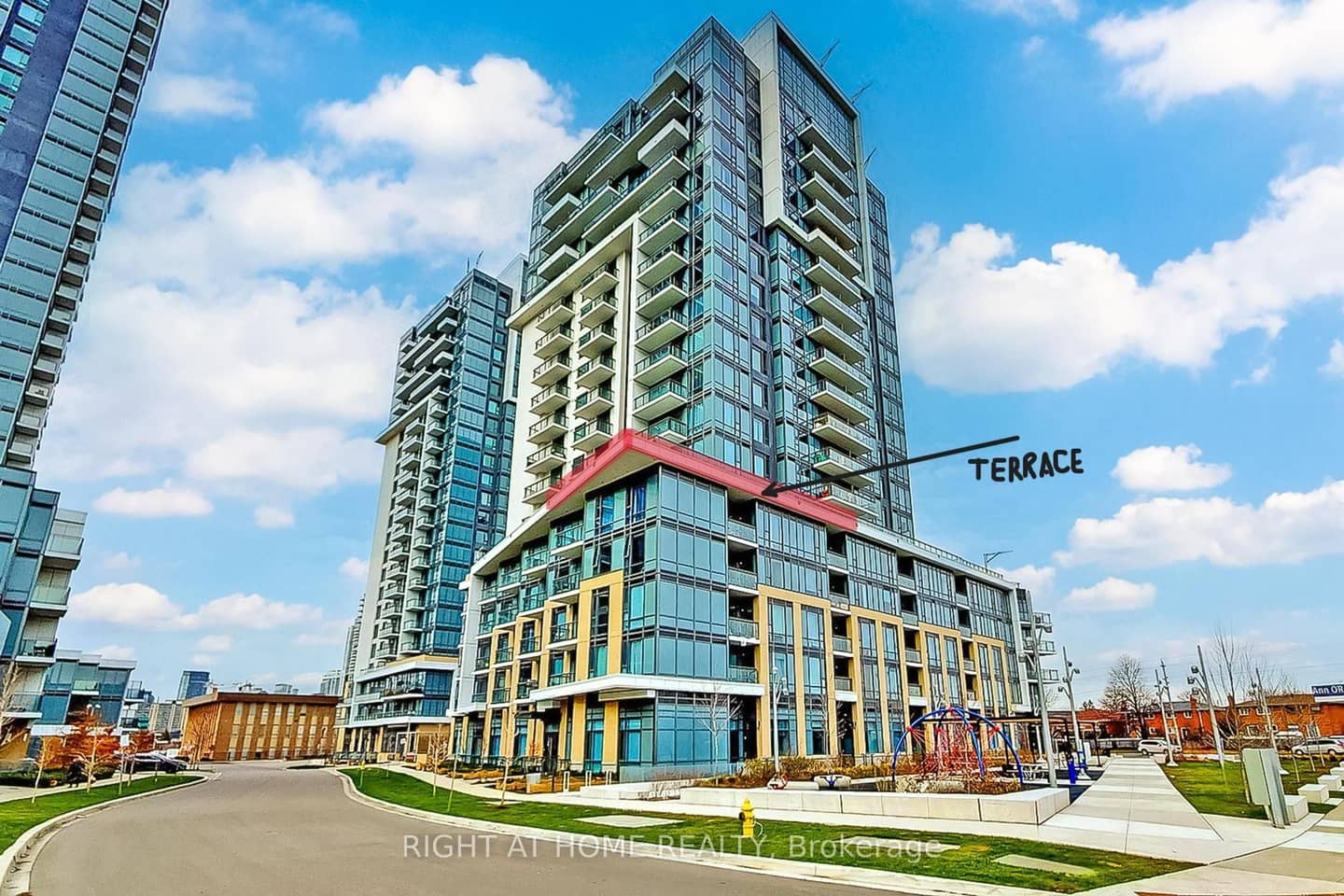 60 Ann O'Reilly Road 660, Toronto, ON M2J 0C8