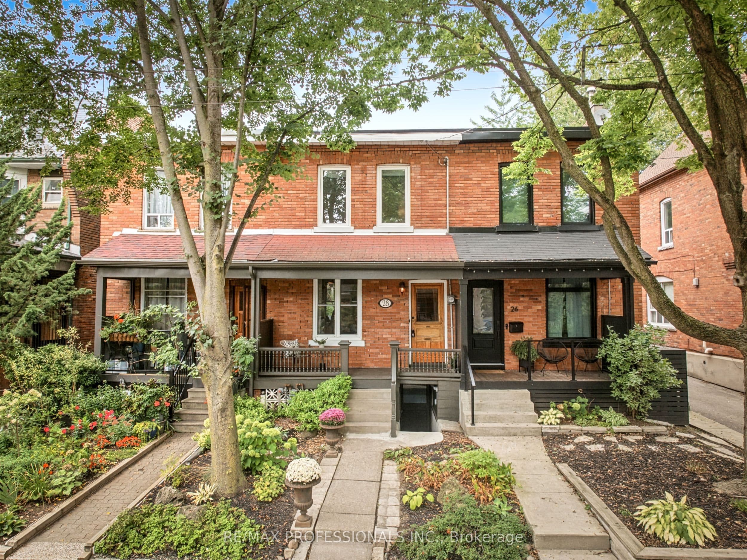 28 Wright Avenue, Toronto, ON M6R 1K8