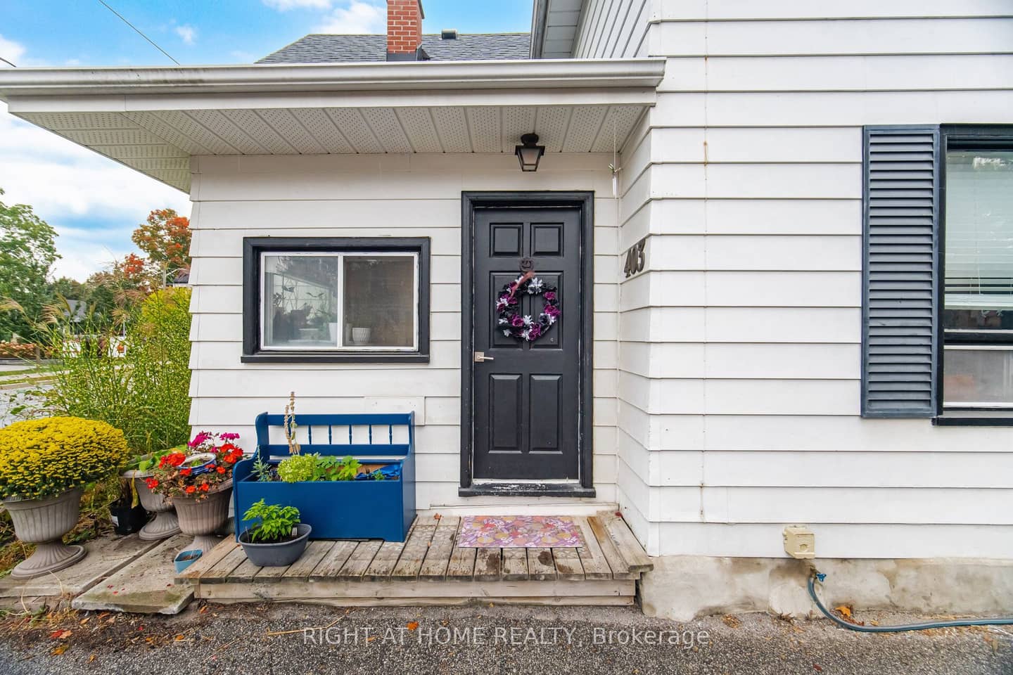 403 Park Avenue, Newmarket, ON L3Y 1V7