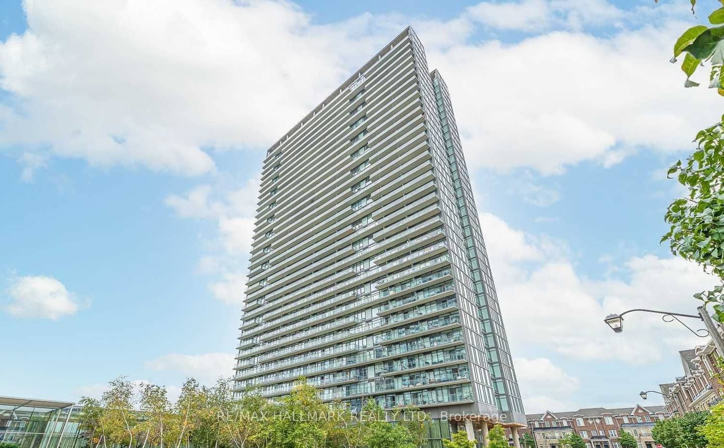 105 The Queensway Avenue 1414, Toronto, ON M6S 5B5
