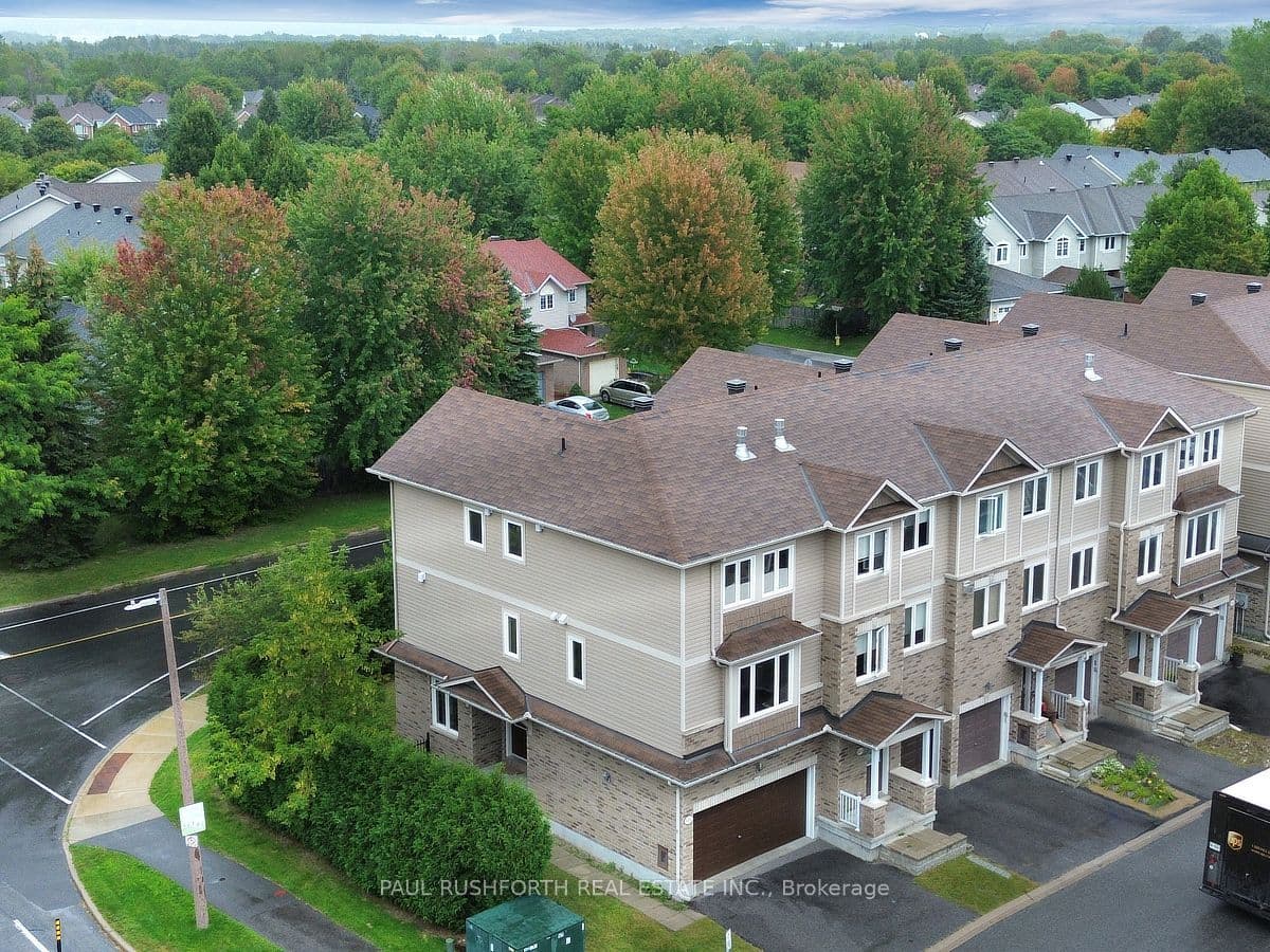 301 Mosaic Private, Kanata, ON K2K 0H1