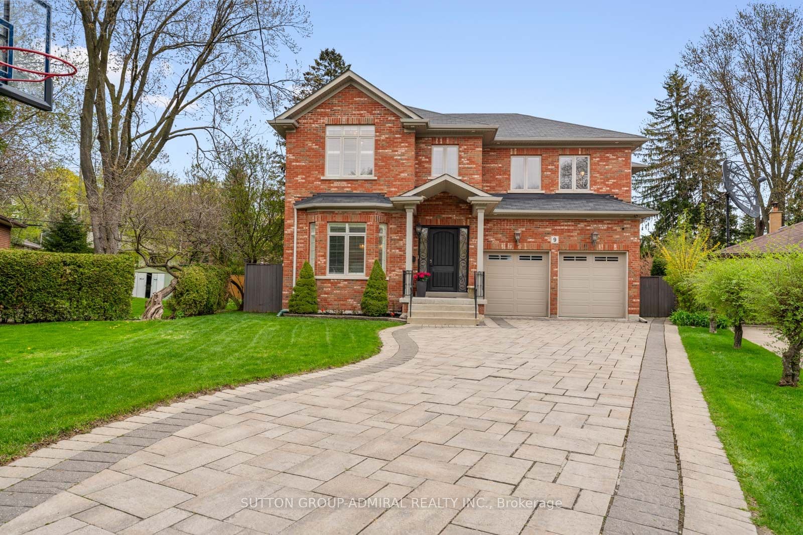 9 Cheshire Drive, Toronto, ON M9B 2N7