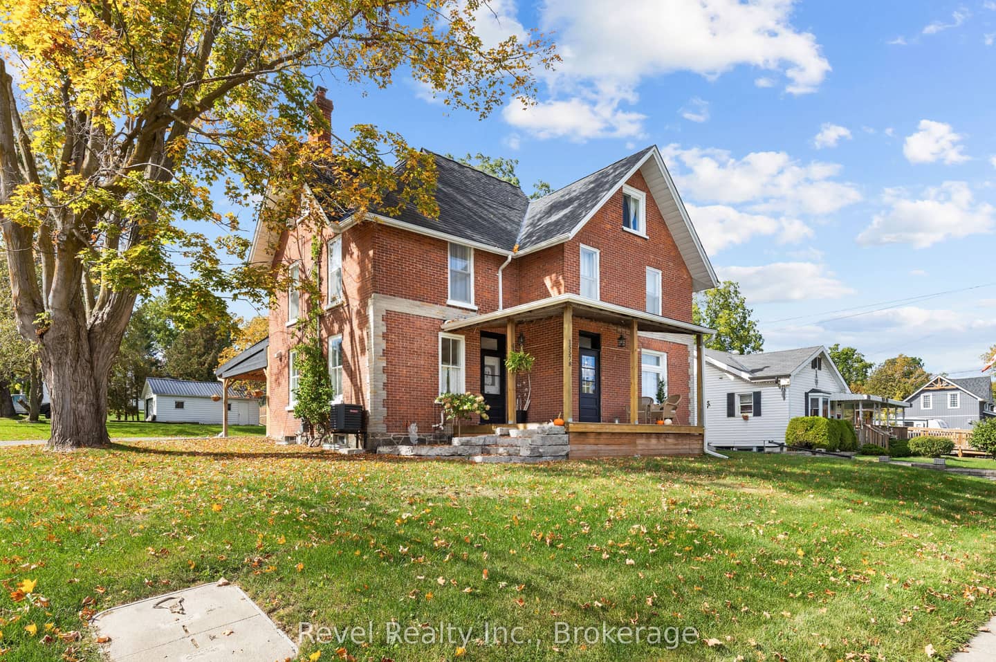 15578 Simcoe Street, Scugog, ON L9L 1M2