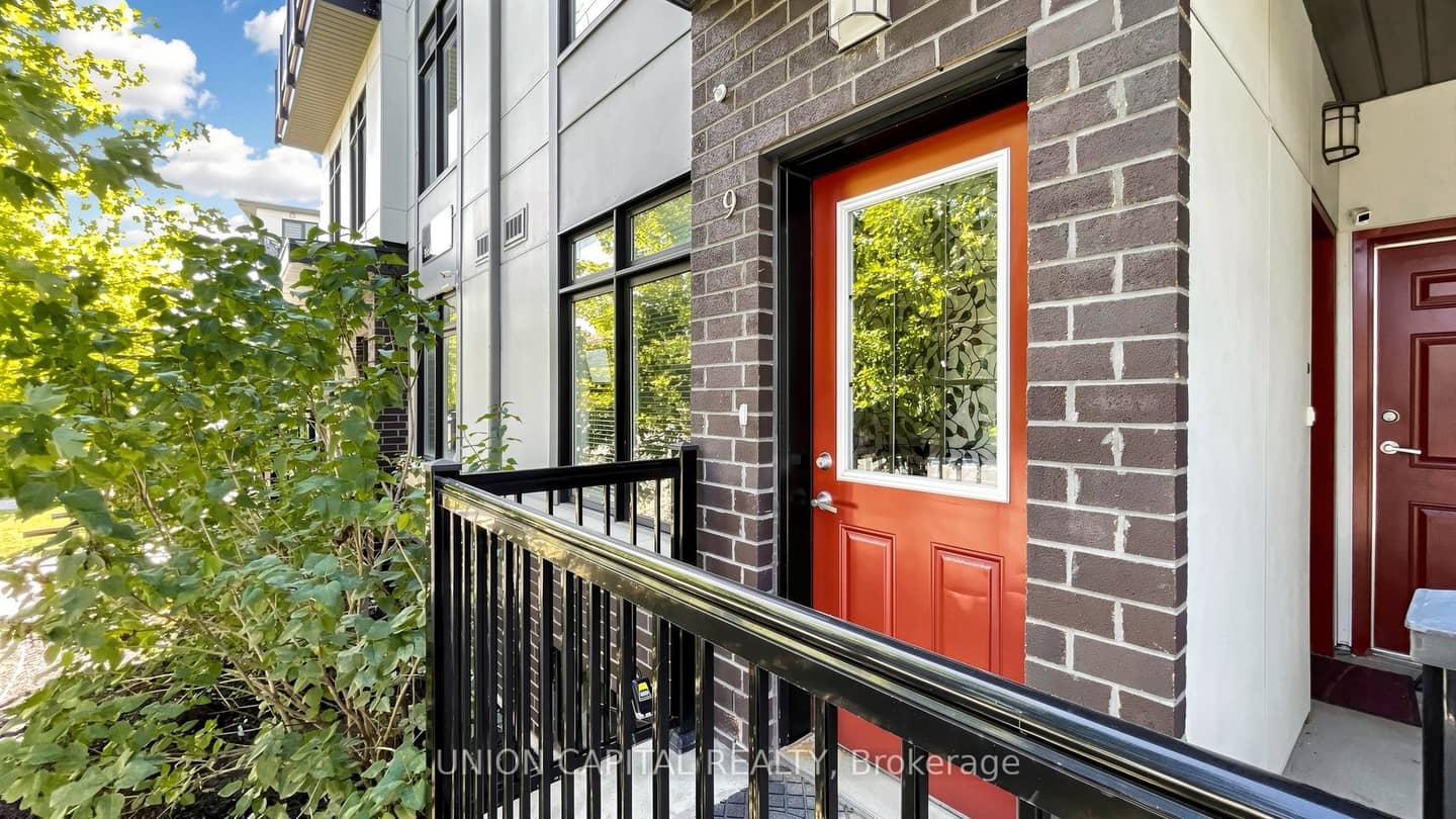 6 Bicknell Avenue 9, Toronto, ON M6M 4G4