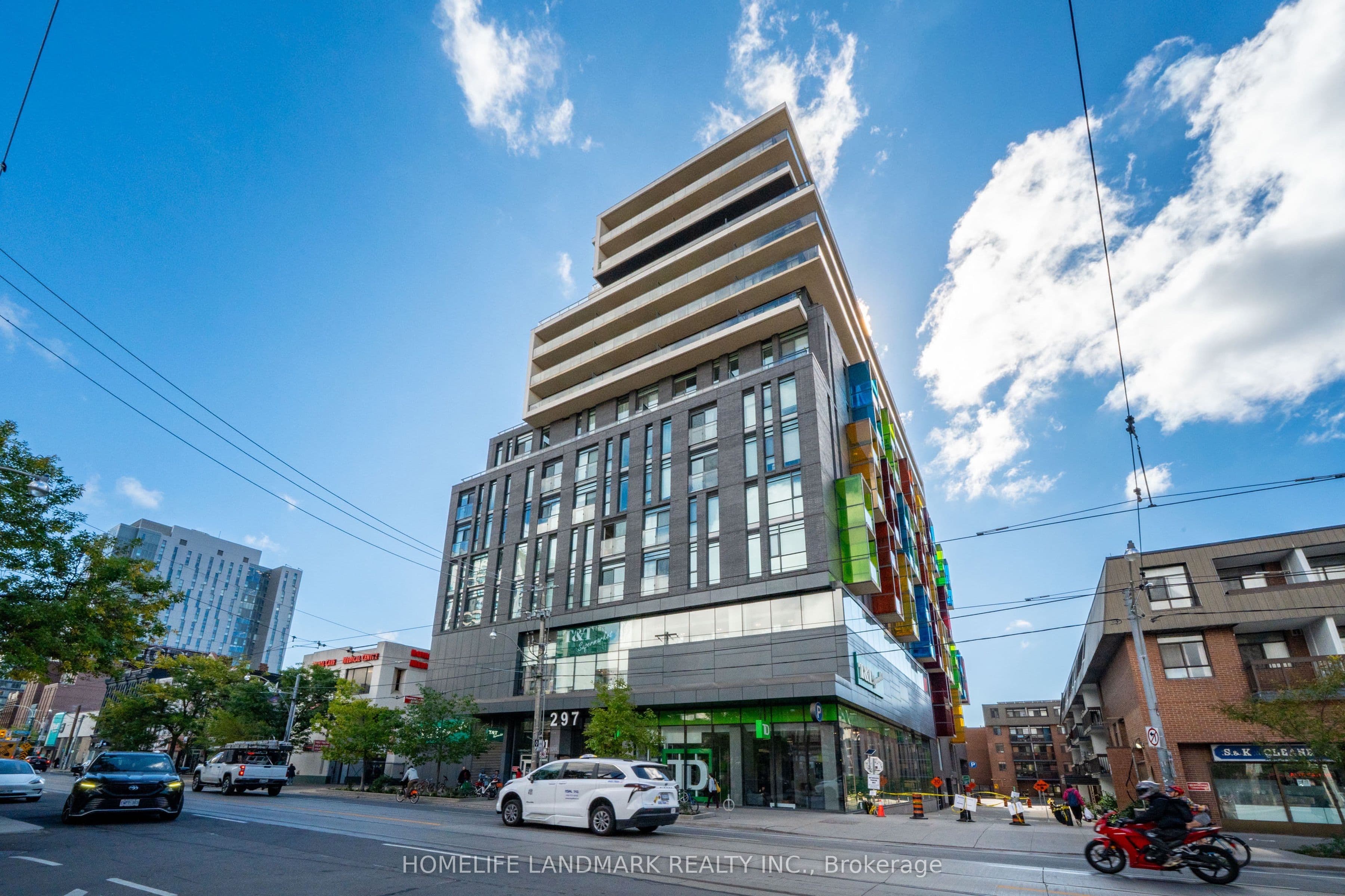 297 College Street 705, Toronto, ON M5T 0C2