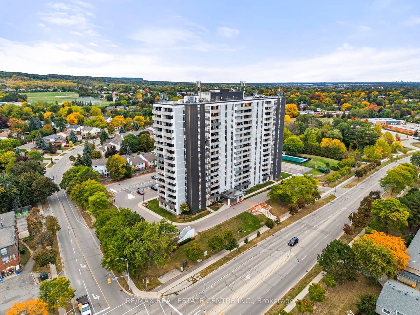 2055 Upper Middle Road 602, Burlington, ON L7P 3P4