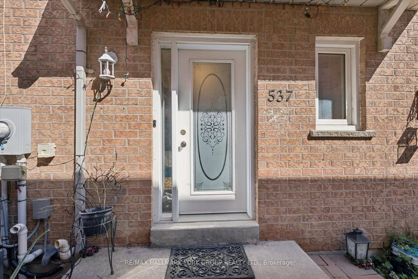 537 Walpole Crescent, Newmarket, ON L3X 2A5