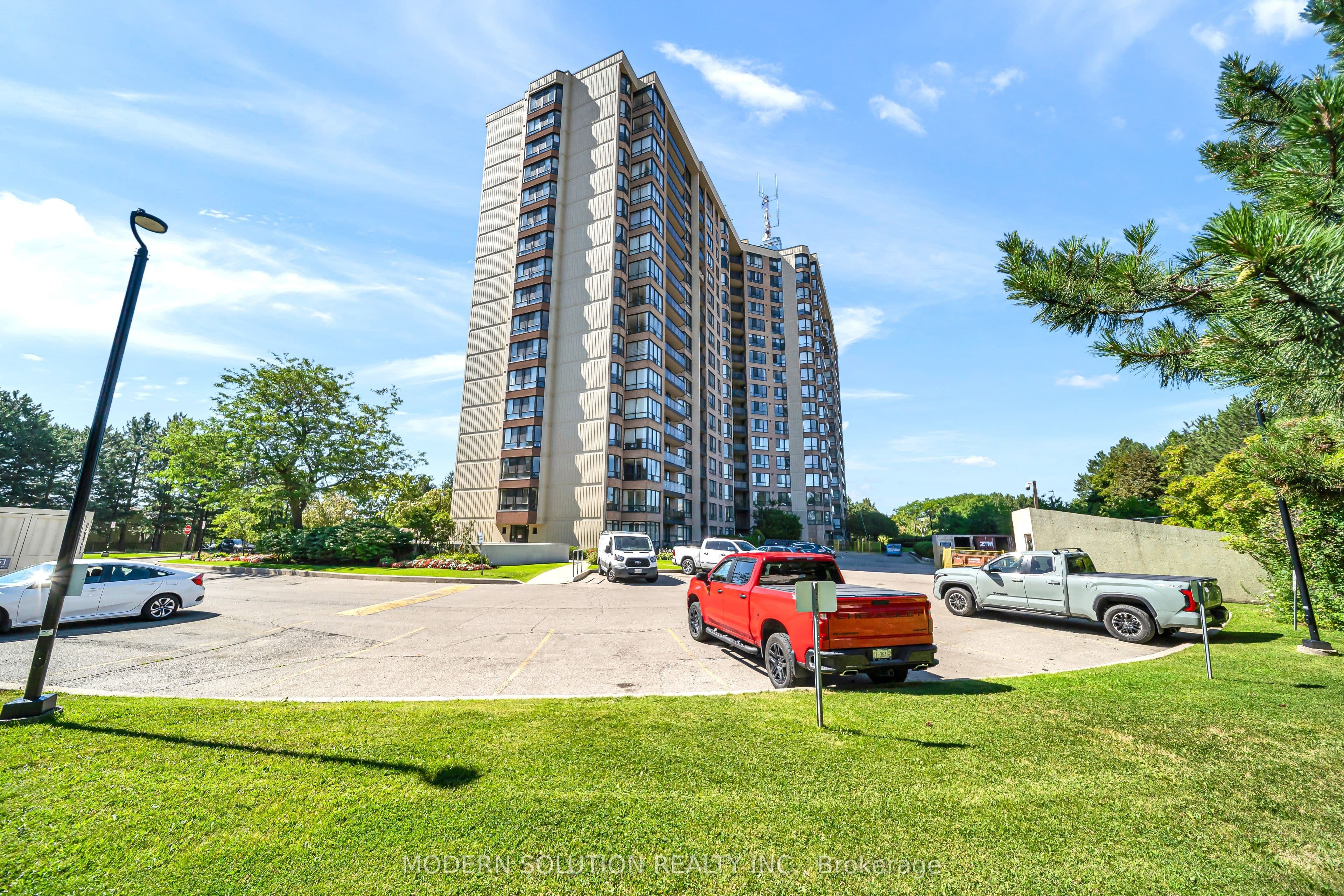 20 Cherrytree Drive 501, Brampton, ON L6Y 3V1