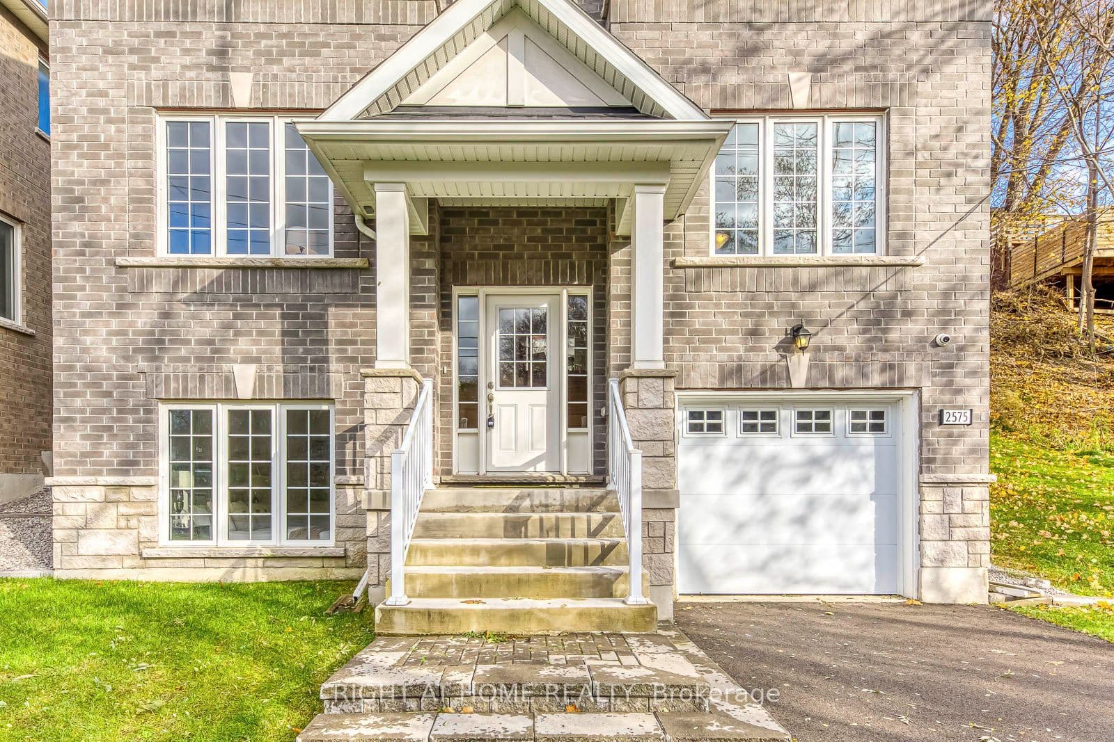 2575 Islington Avenue, Toronto, ON M9V 4A2